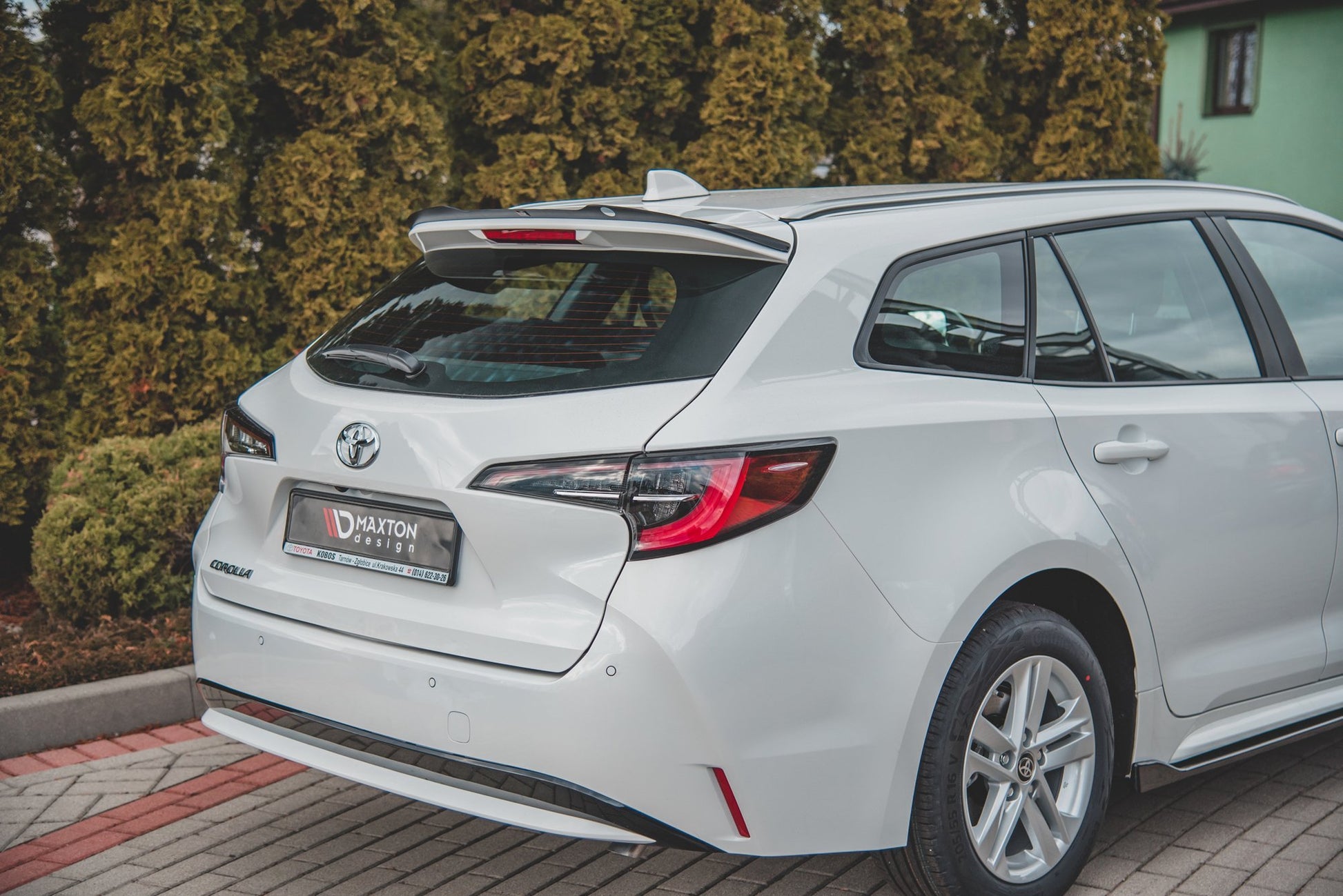 Spoiler CAP für Toyota Corolla XII Touring Sports schwarz matt