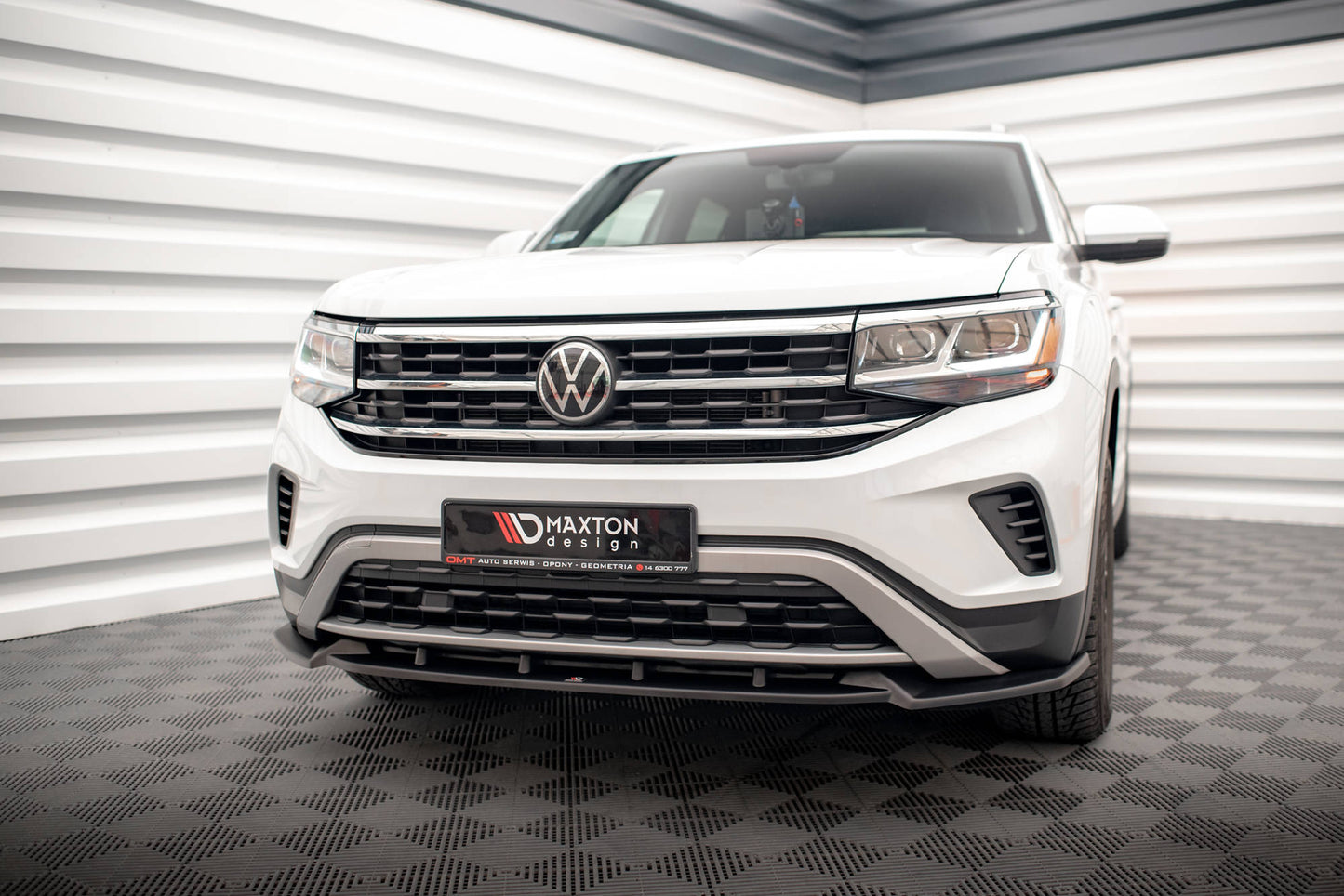 Front Ansatz V.1 für Volkswagen Atlas Cross Sport Carbon Look