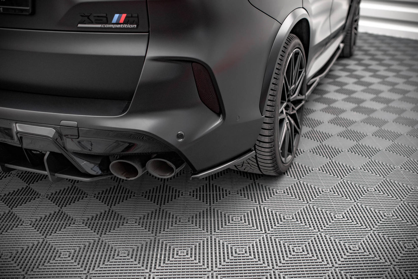 Heck Ansatz Flaps Diffusor für BMW X5M F95 Carbon Look