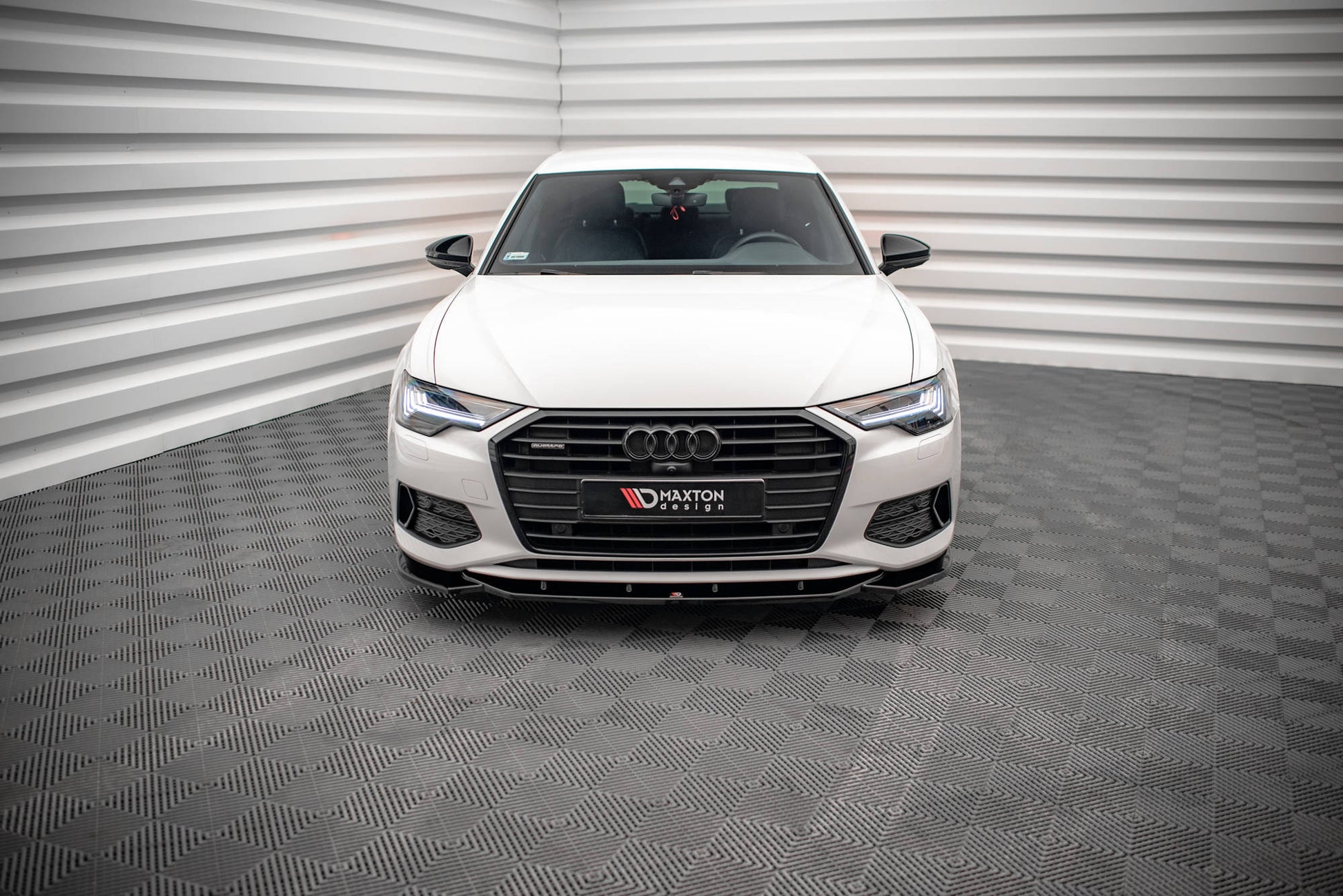 Front Ansatz V.1 für Audi A6 C8 schwarz Hochglanz