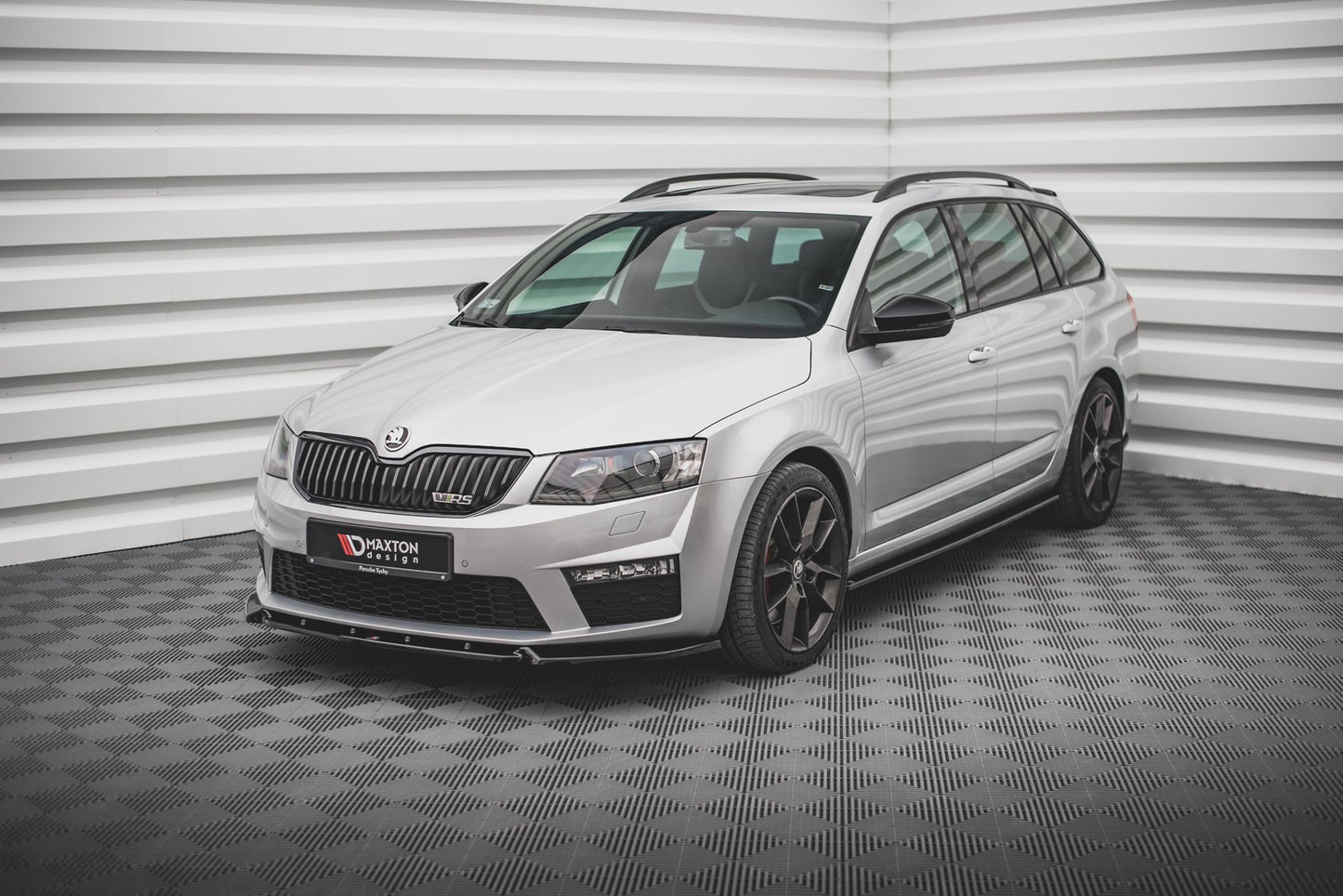 Front Ansatz V.3 für Skoda Octavia RS Mk3 schwarz matt