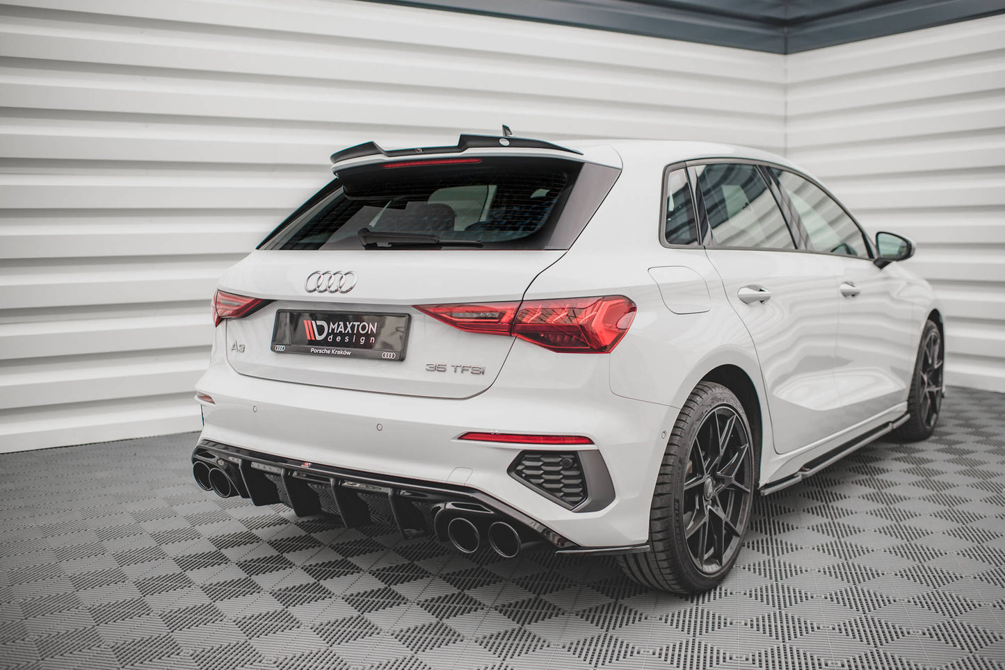 Diffusor Heck Ansatz für + Endschalldampfer Sportauspuff Attrappe Audi A3 S-Line Sportback 8Y