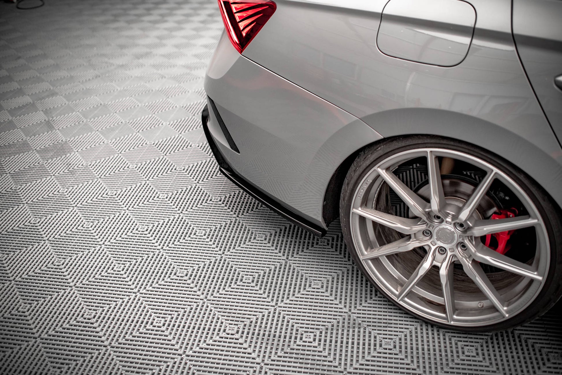 Heck Ansatz Flaps Diffusor V.4 für Skoda Octavia RS Mk4 schwarz matt
