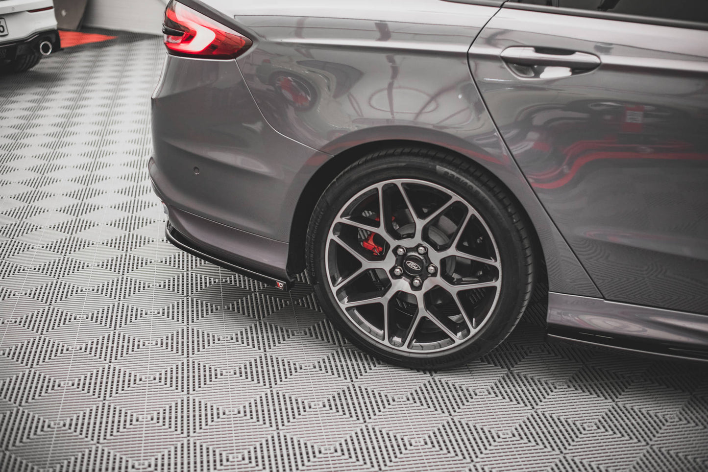 Heck Ansatz Flaps Diffusor V.1 für Ford Mondeo ST-Line Mk5 Facelift schwarz Hochglanz
