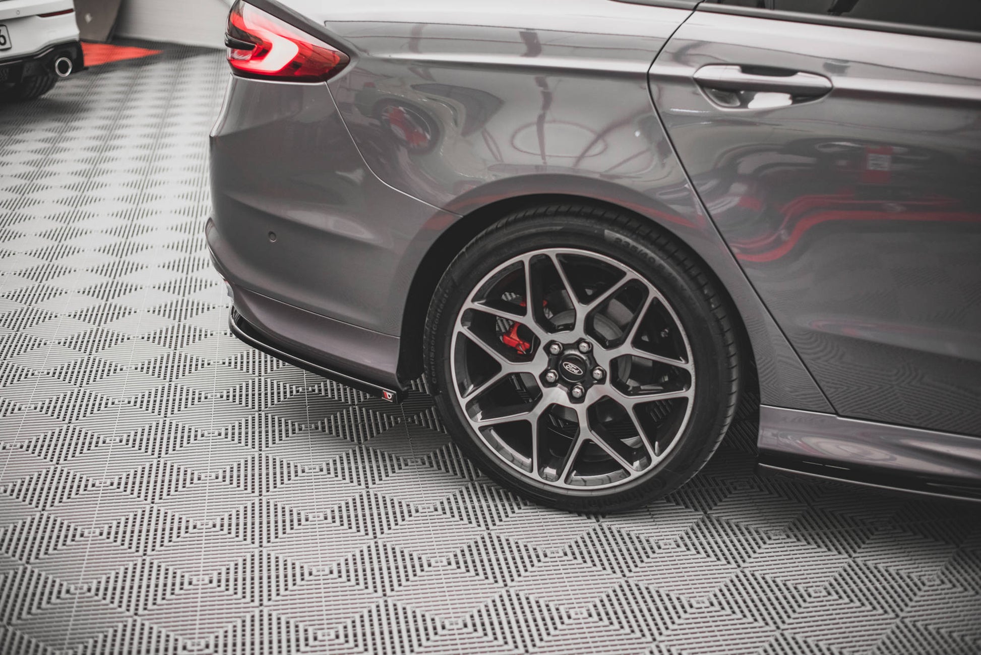 Heck Ansatz Flaps Diffusor V.1 für Ford Mondeo ST-Line Mk5 Facelift schwarz Hochglanz