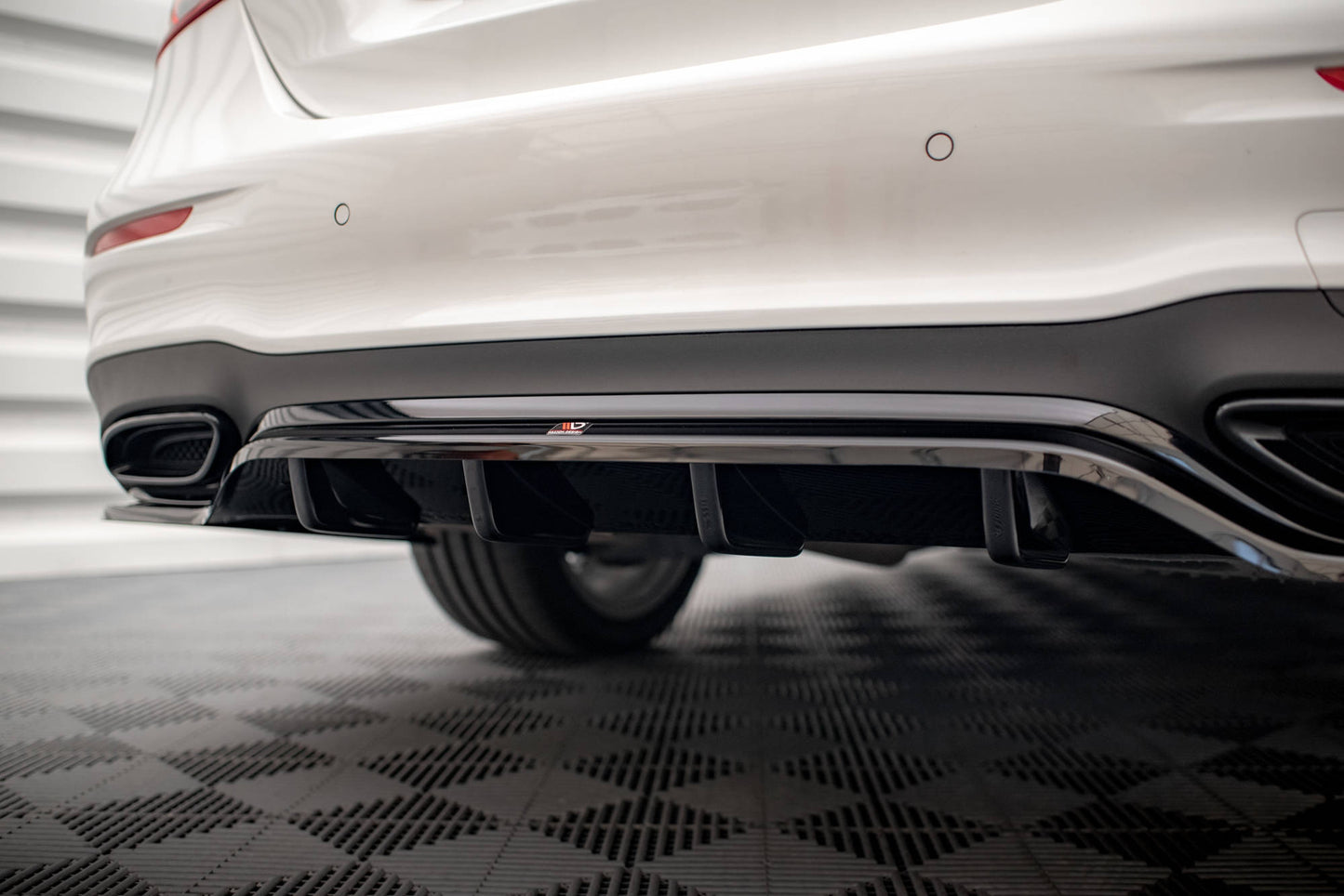 Mittlerer Diffusor Heck Ansatz DTM Look für Mercedes-Benz E AMG-Line W213 Facelift Carbon Look