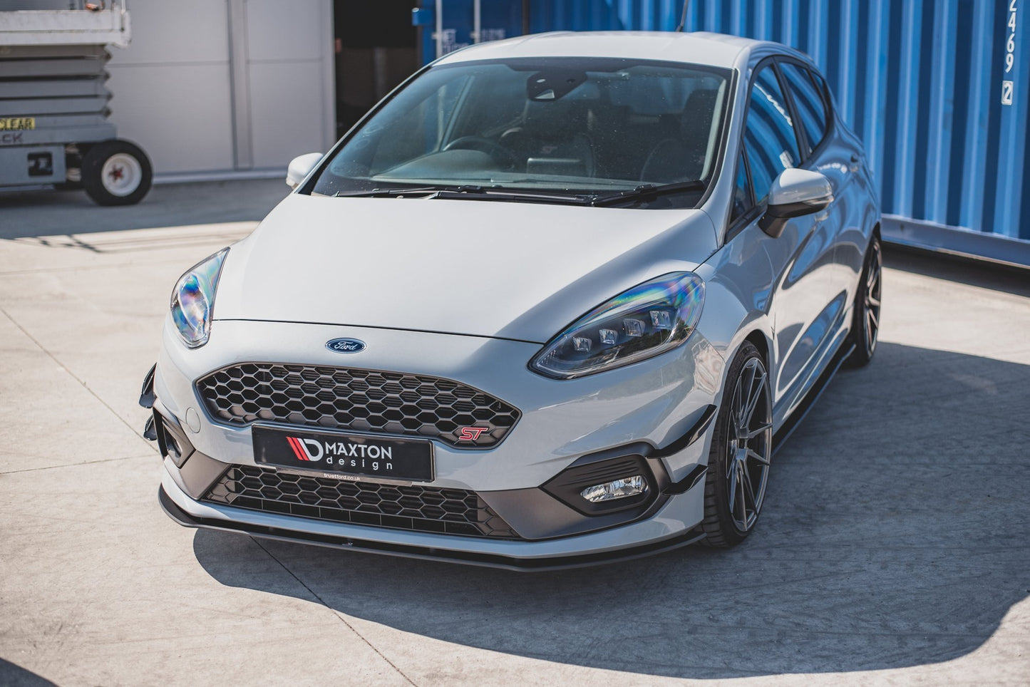 Robuste Racing Front Ansatz für passend für Ford Fiesta Mk8 ST / ST-Line