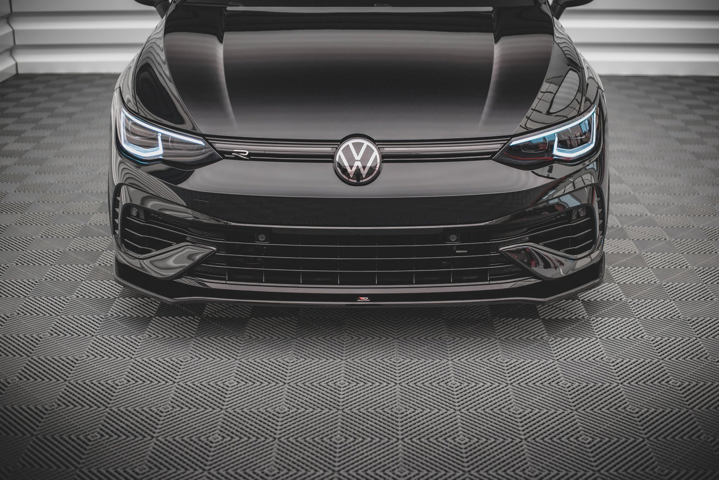 Front Ansatz V.3 für Volkswagen Golf R Mk8 schwarz matt