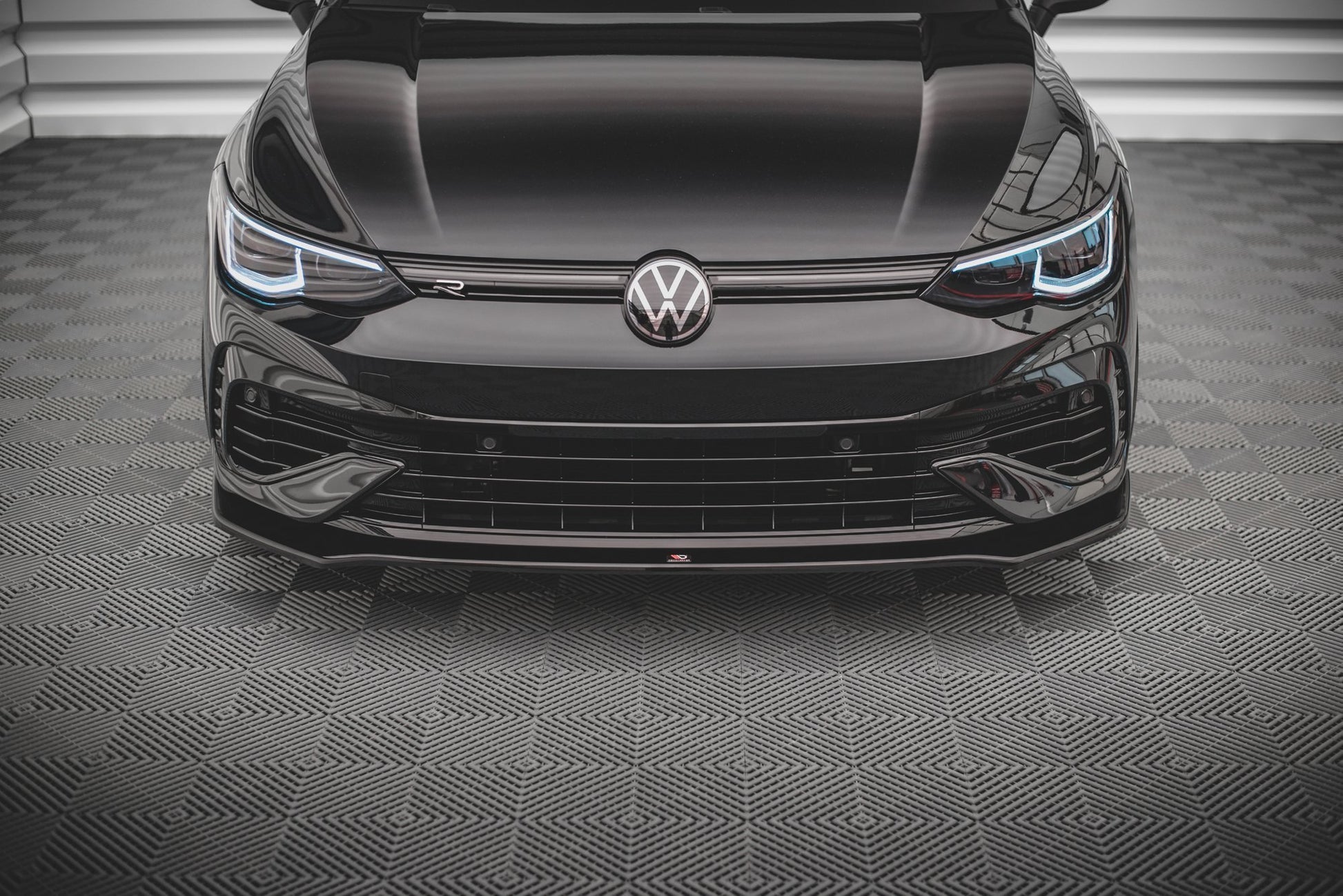 Front Ansatz V.3 für Volkswagen Golf R Mk8 schwarz matt