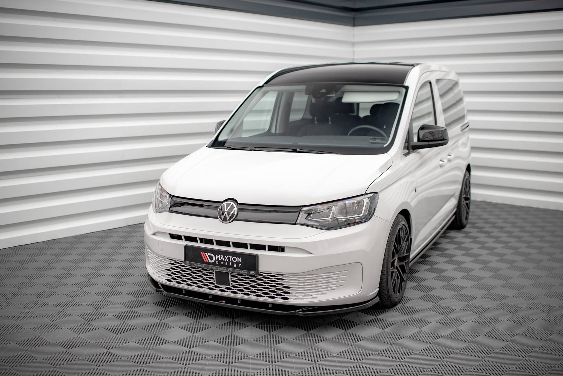 Front Ansatz V.1 für Volkswagen Caddy Mk5 schwarz Hochglanz