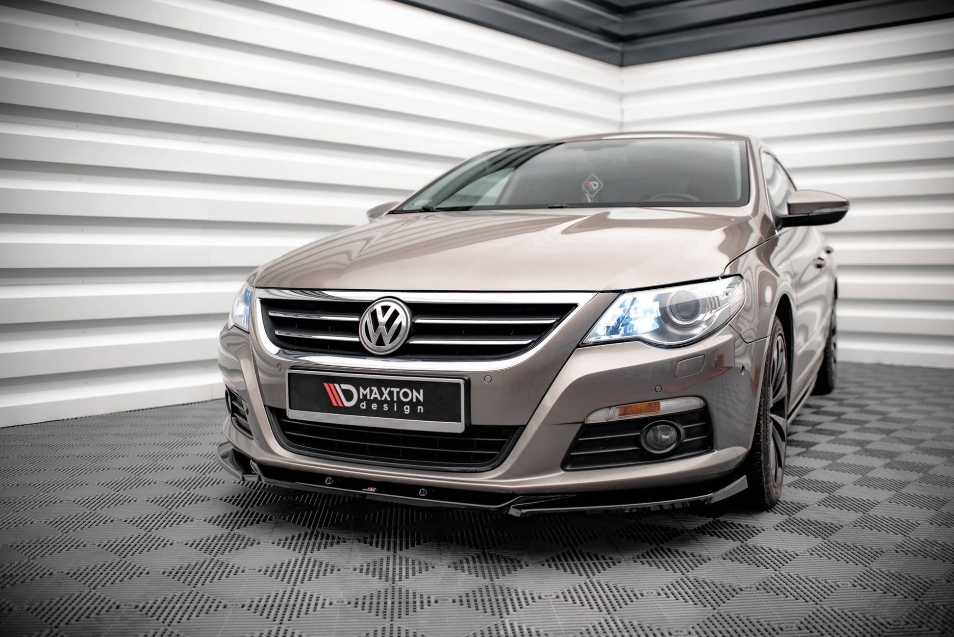 Front Ansatz V.4 für Volkswagen Passat CC schwarz Hochglanz
