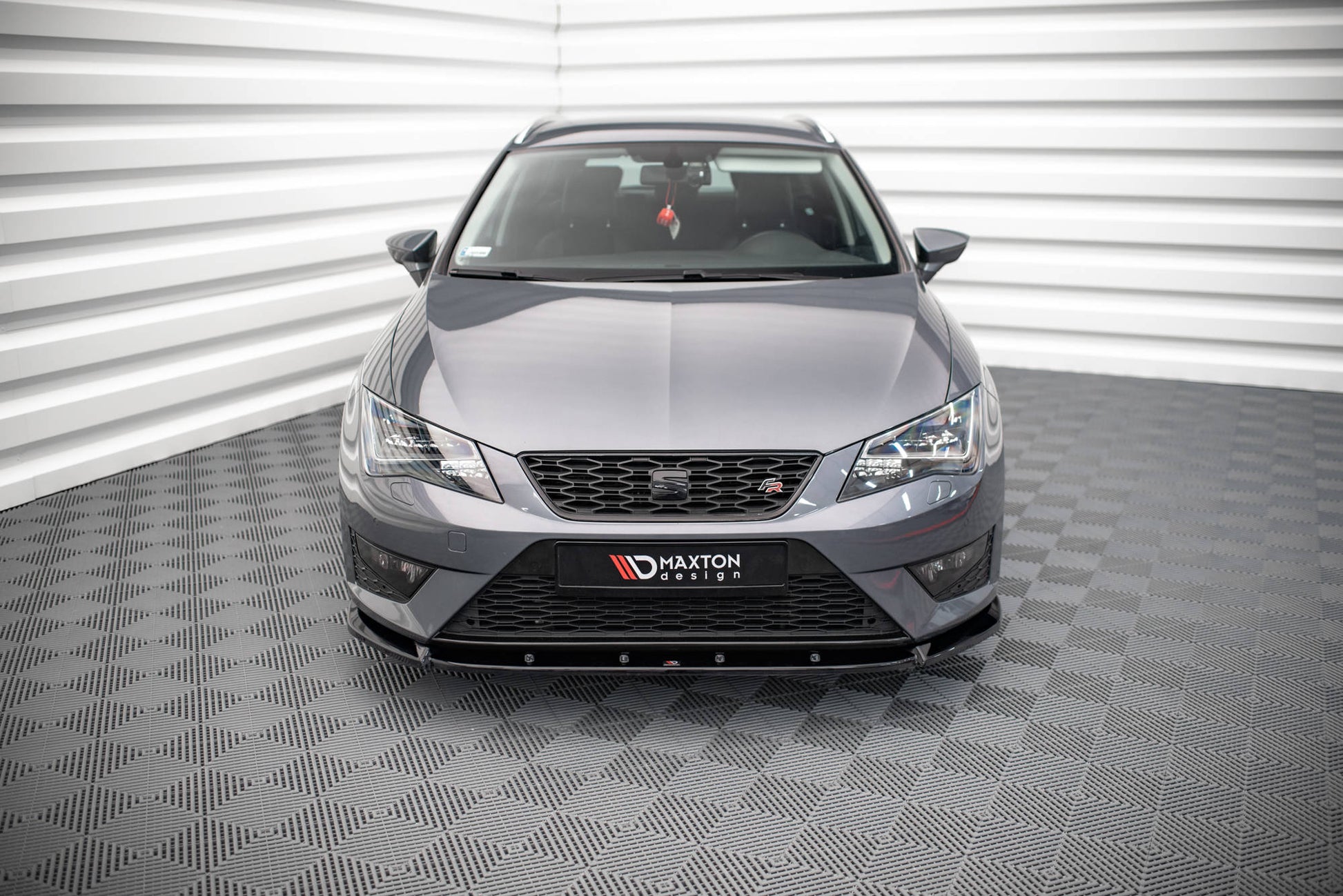 Front Ansatz V.1 für Seat Leon FR / Cupra Mk3 schwarz Hochglanz