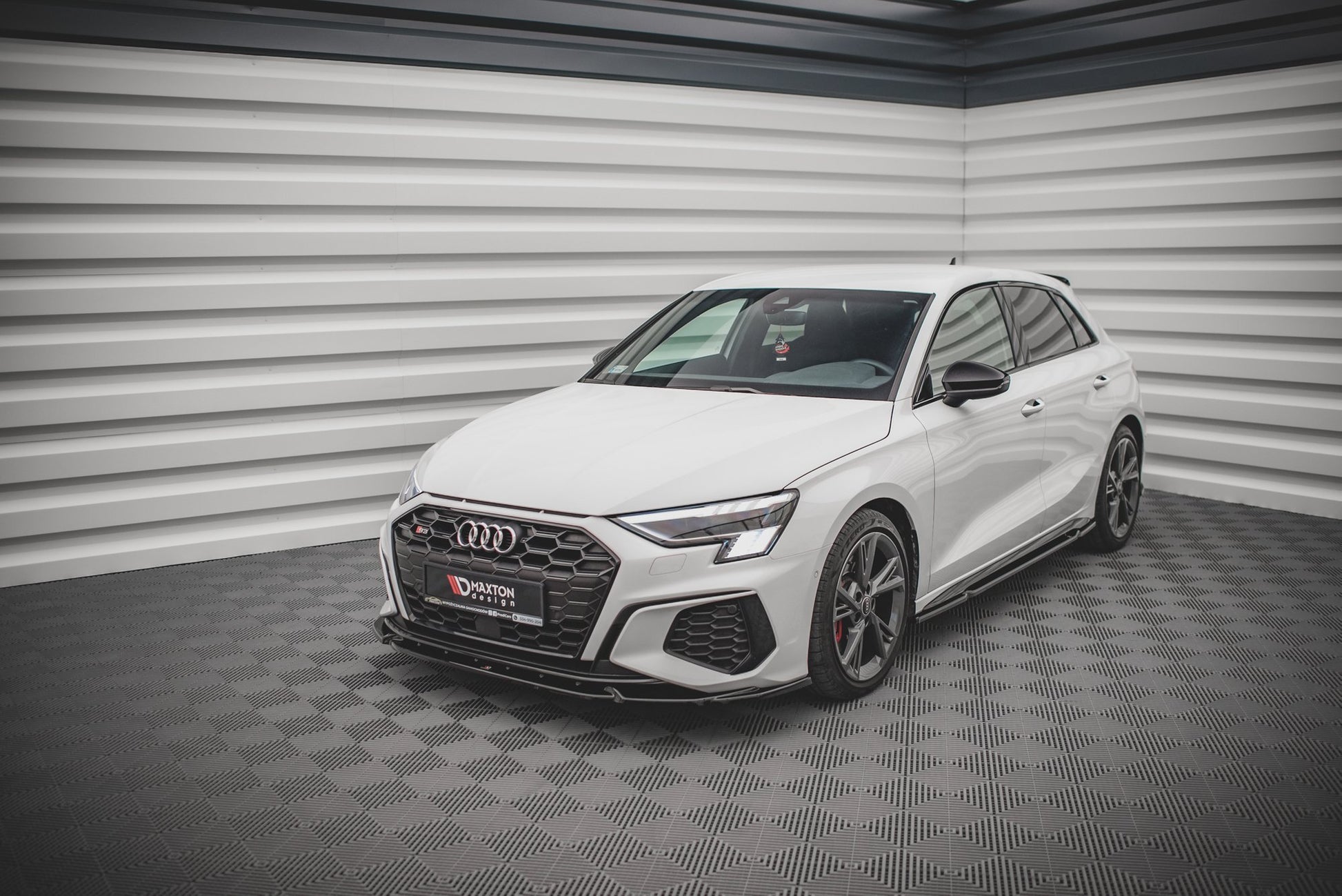 Front Ansatz V.3 für Audi S3 / A3 S-Line 8Y Carbon Look