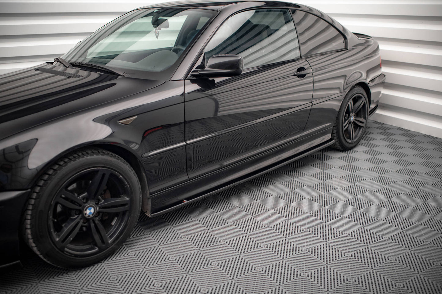 Seitenschweller Ansatz für V.2 für BMW 3er Coupe M-Paket E46 schwarz Hochglanz