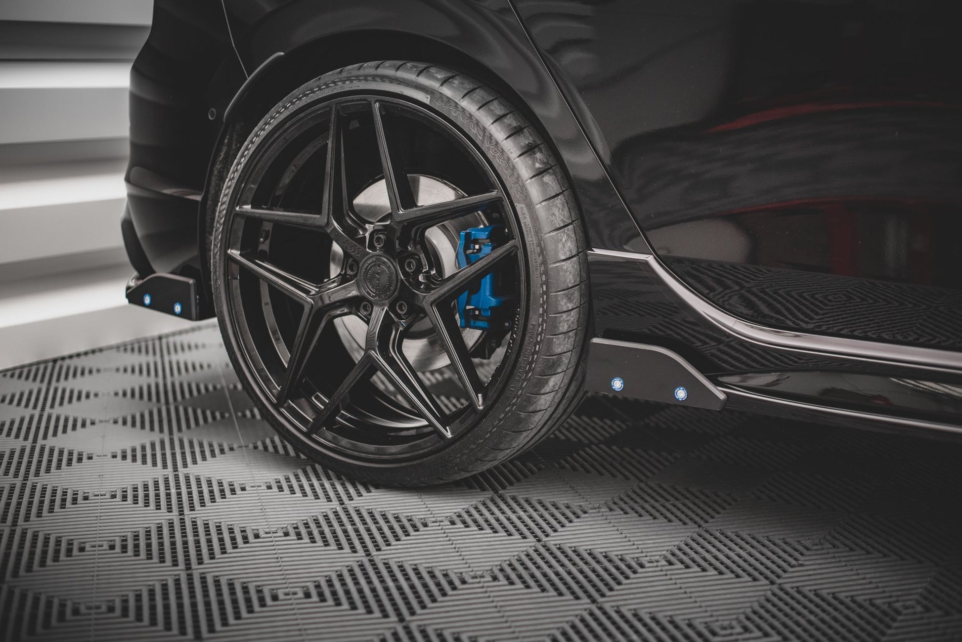 Heck Ansatz Flaps Diffusor +Flaps für V.2 Volkswagen Golf R Mk8