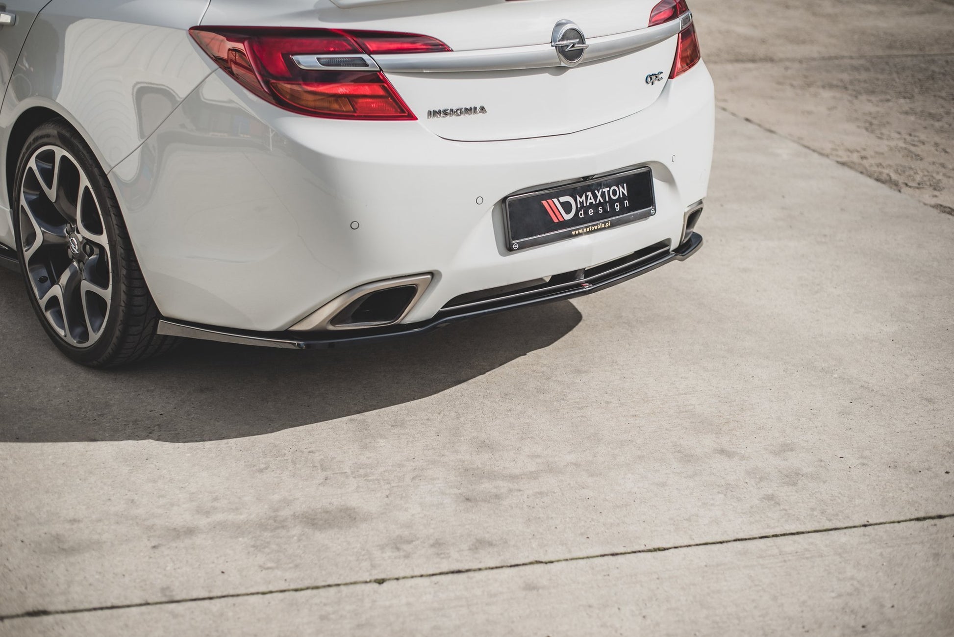 Mittlerer Diffusor Heck Ansatz für Opel Insignia Mk. 1 OPC Facelift Carbon Look