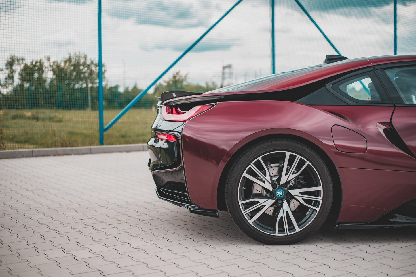 Mittlerer Diffusor Heck Ansatz für BMW i8 schwarz Hochglanz