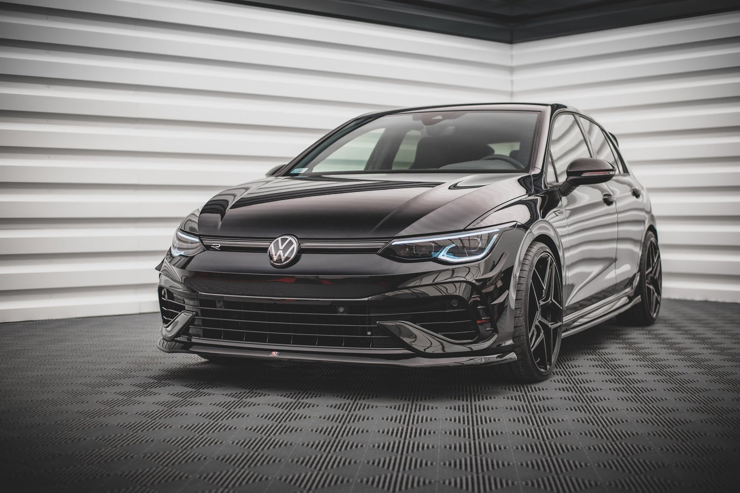 Front Ansatz V.5 für Volkswagen Golf R Mk8 schwarz matt