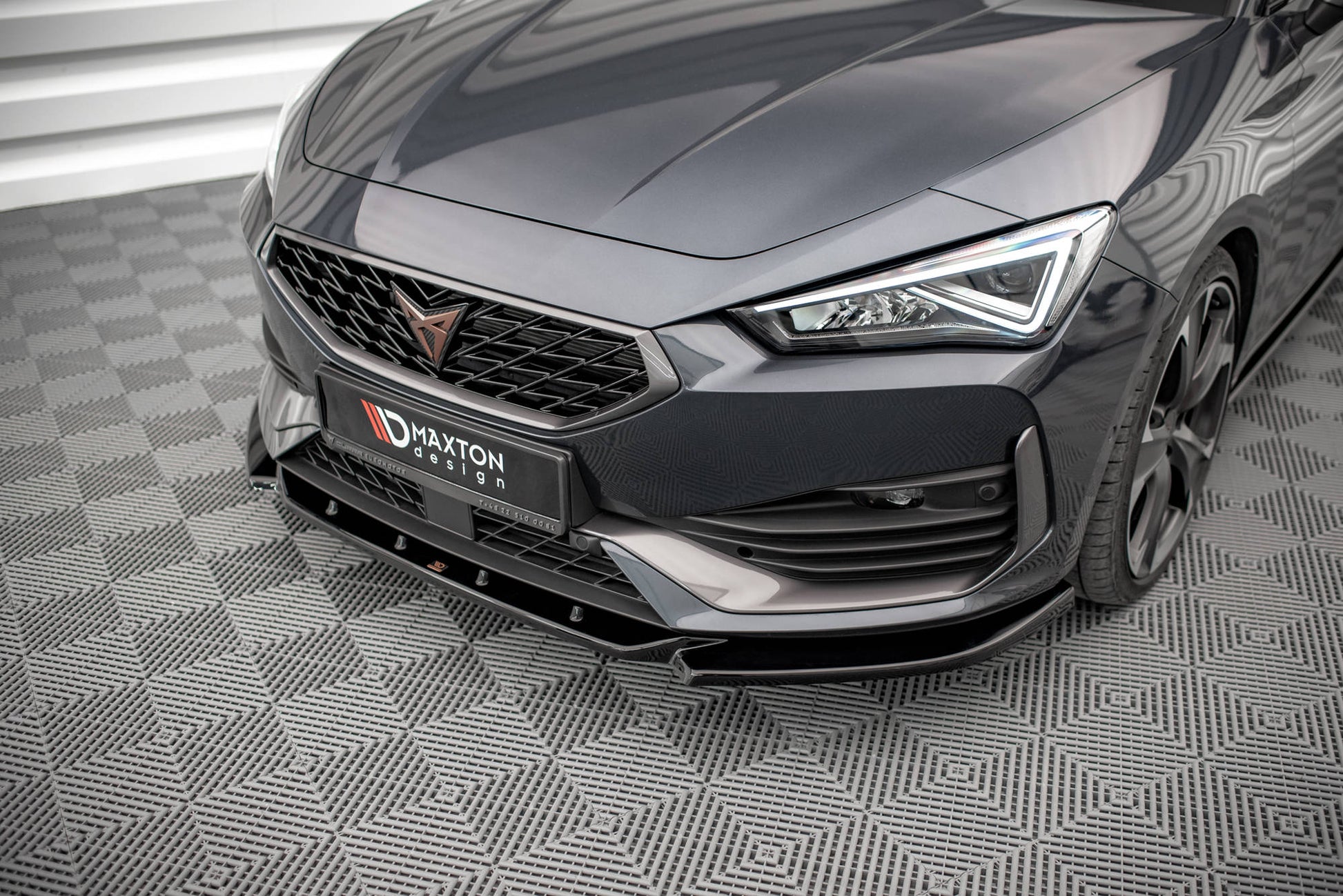 Front Ansatz V.3 für Cupra Leon schwarz Hochglanz