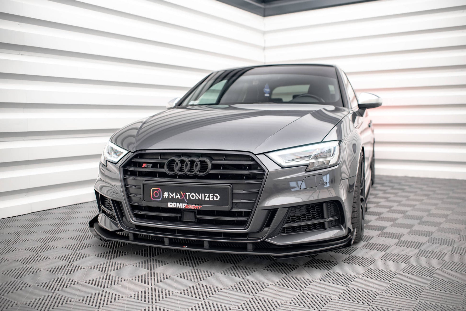 Street Pro Front Ansatz für +Flaps für V.1 + Flaps Audi S3 Sportback 8V Facelift schwarz Hochglanz