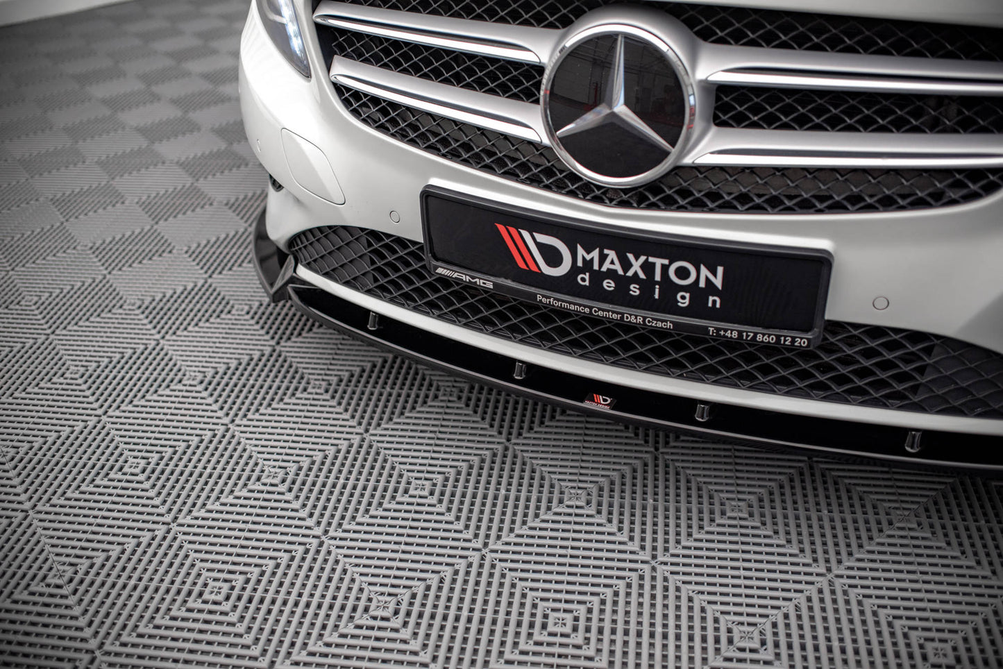 Front Ansatz V.1 für Mercedes-Benz A W176 schwarz Hochglanz