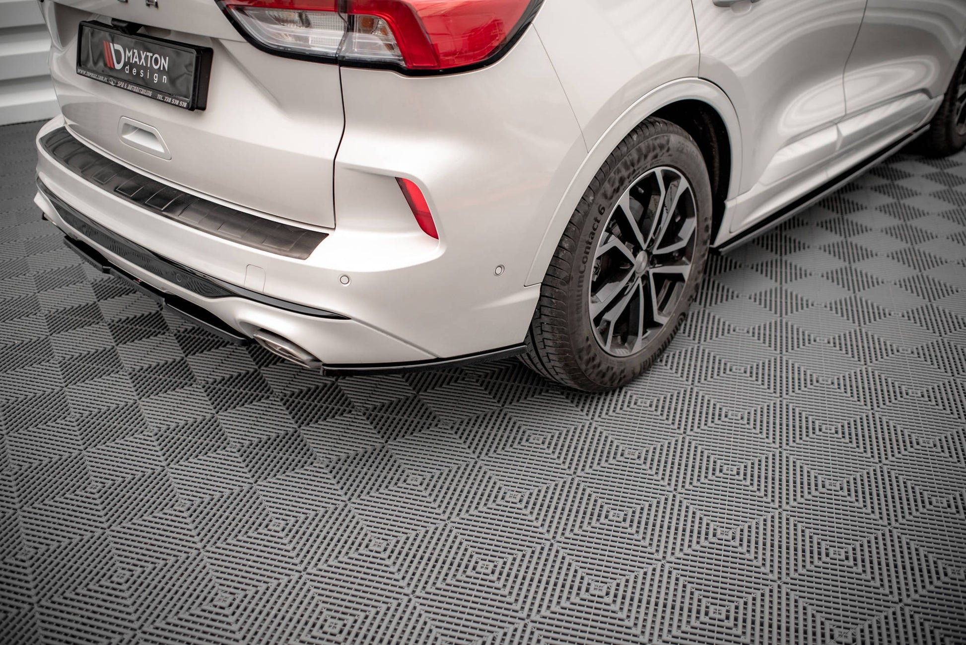 Heck Ansatz Flaps Diffusor für Ford Kuga ST-Line Mk3 schwarz Hochglanz