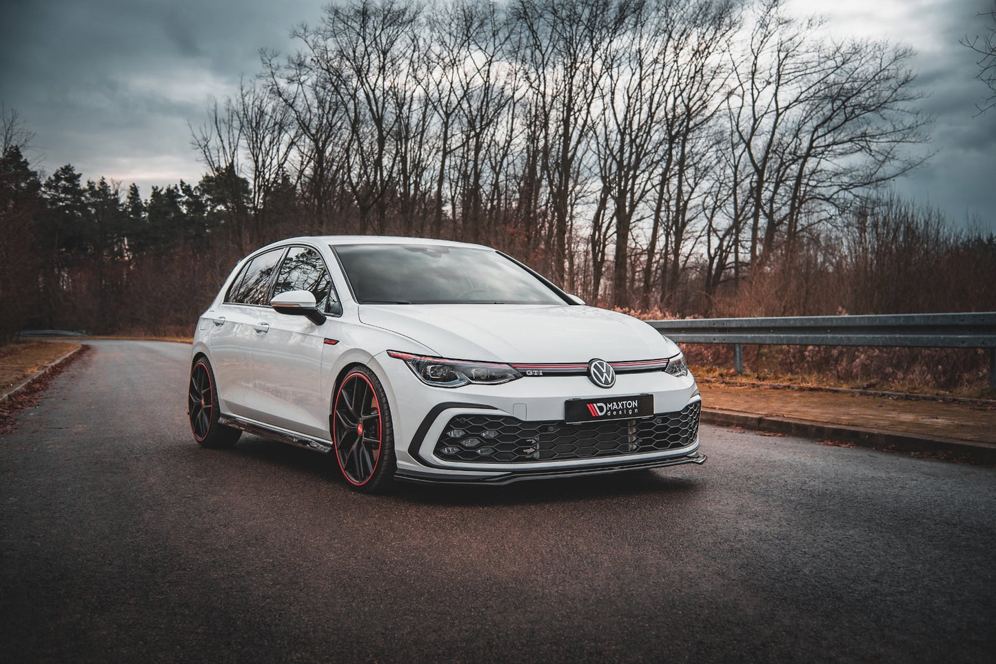 Front Ansatz V.4 für Volkswagen Golf 8 GTI Carbon Look
