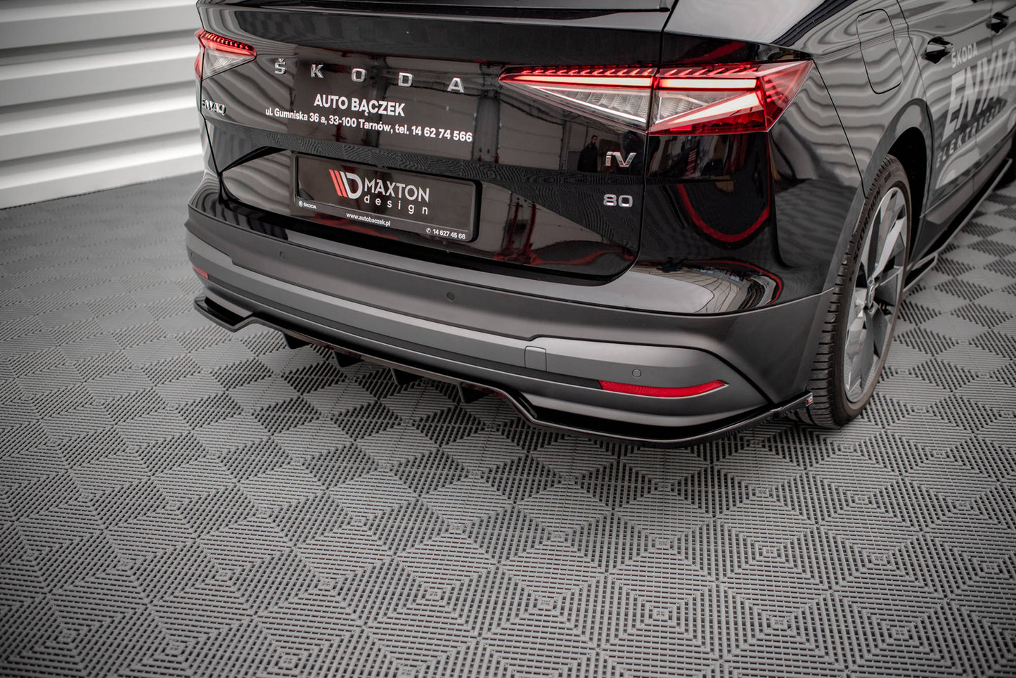 Mittlerer Diffusor Heck Ansatz DTM Look für Skoda Enyaq iV schwarz matt