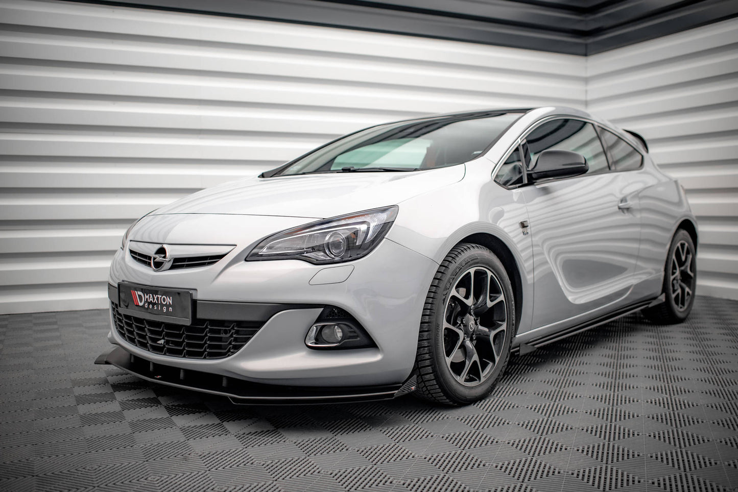 Street Pro Front Ansatz für +Flaps für V.1 + Flaps Opel Astra GTC OPC-Line J schwarz Hochglanz