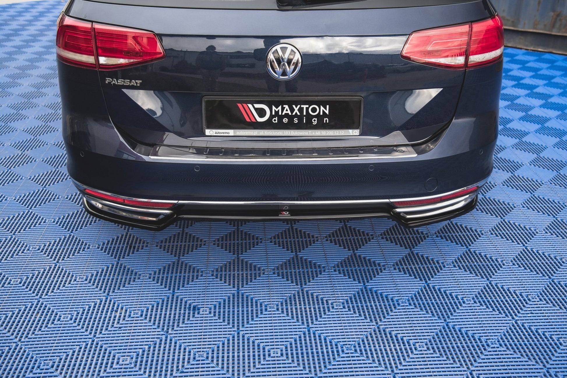Mittlerer Diffusor Heck Ansatz für Volkswagen Passat B8 schwarz matt