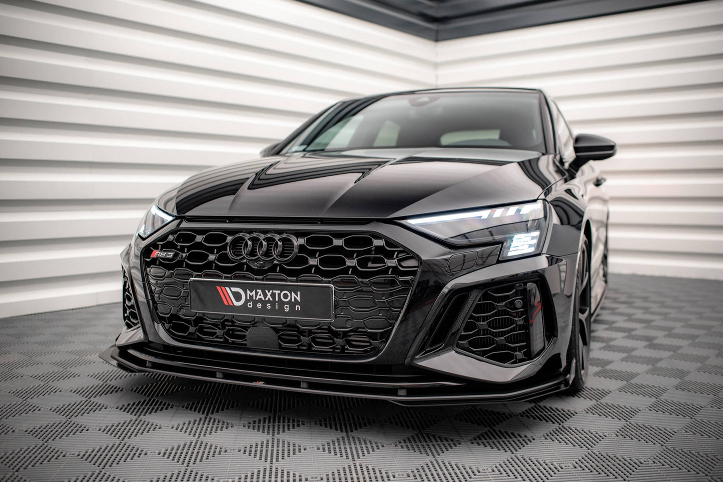 Street Pro Front Ansatz für +Flaps für V.1 + Flaps Audi RS3 8Y schwarz Hochglanz