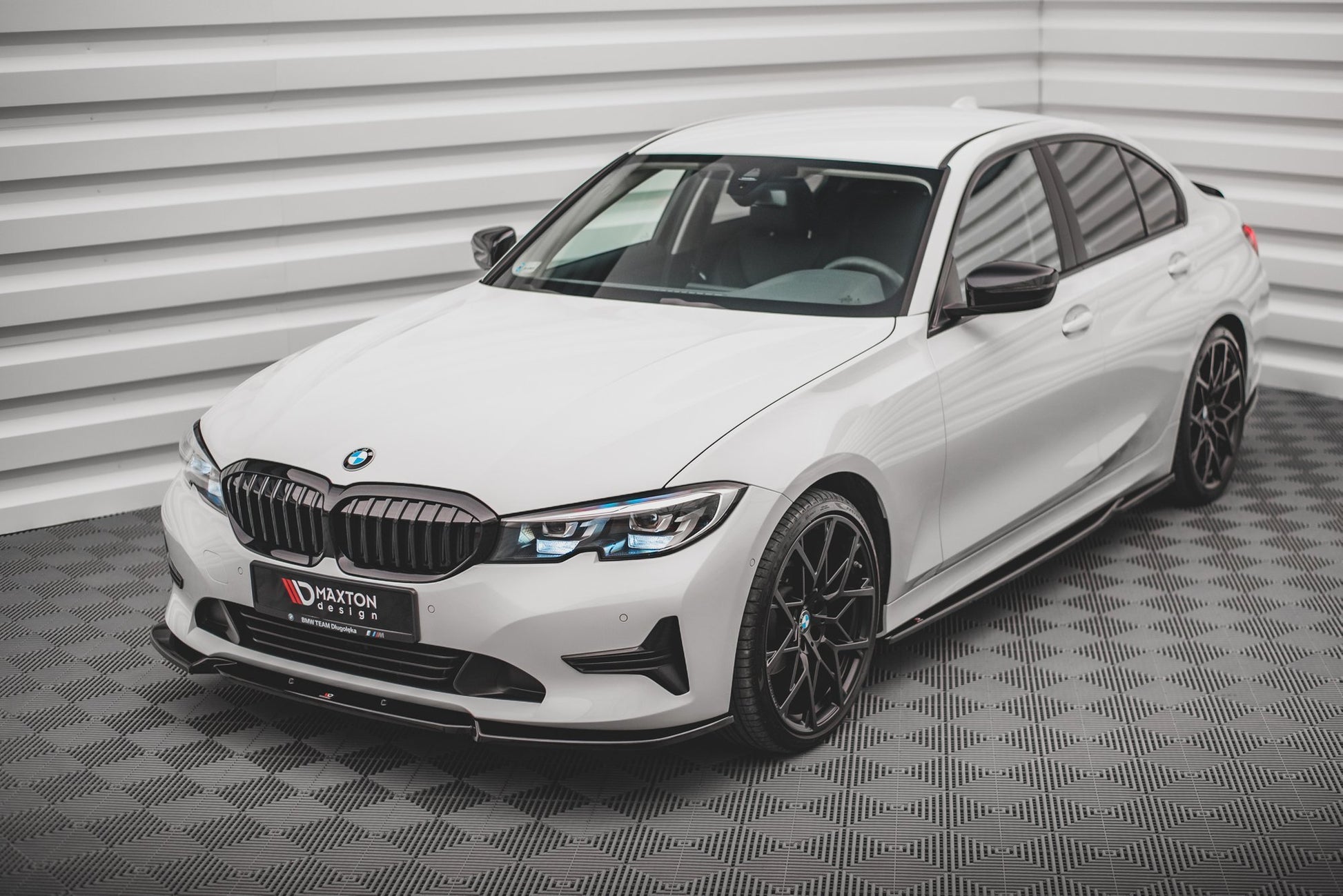 Front Ansatz V.1 für BMW 3er G20 / G21 schwarz Hochglanz