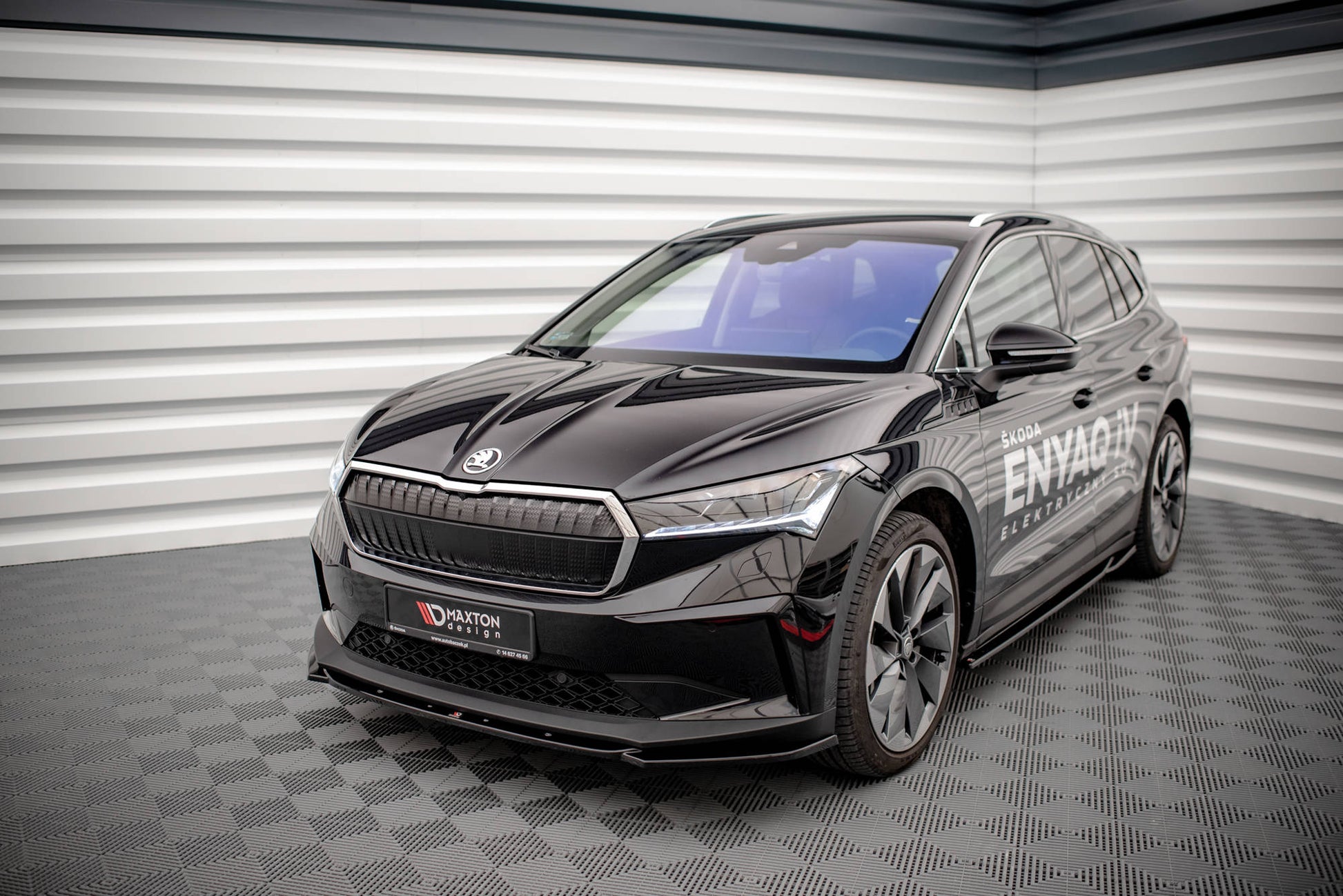 Front Ansatz V.3 für Skoda Enyaq iV schwarz matt