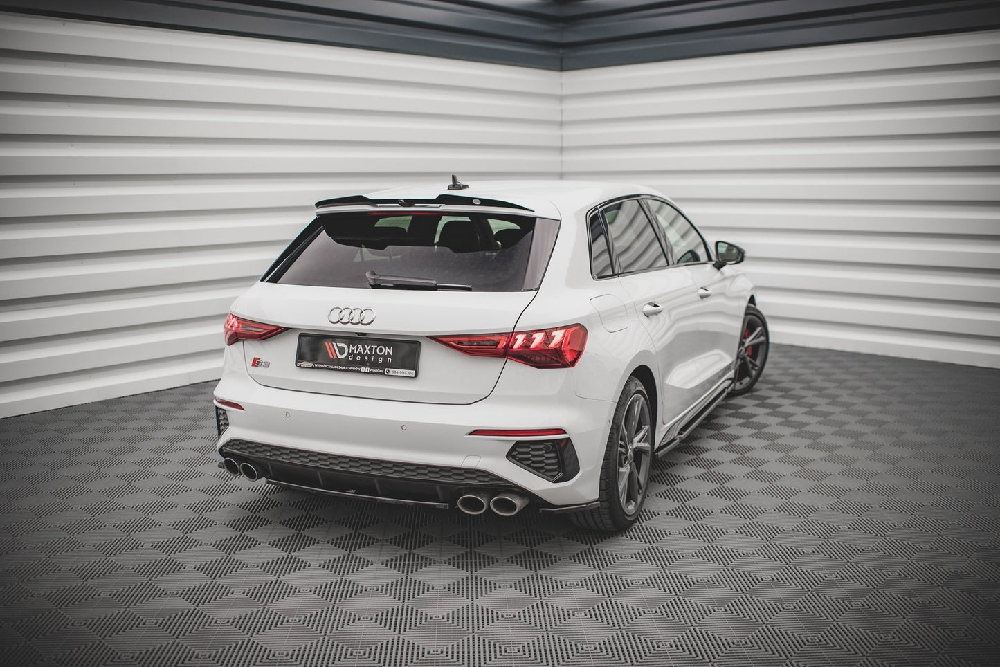 Spoiler CAP V.2 für Audi RS3 / S3 / A3 S-Line Sportback 8Y schwarz Hochglanz