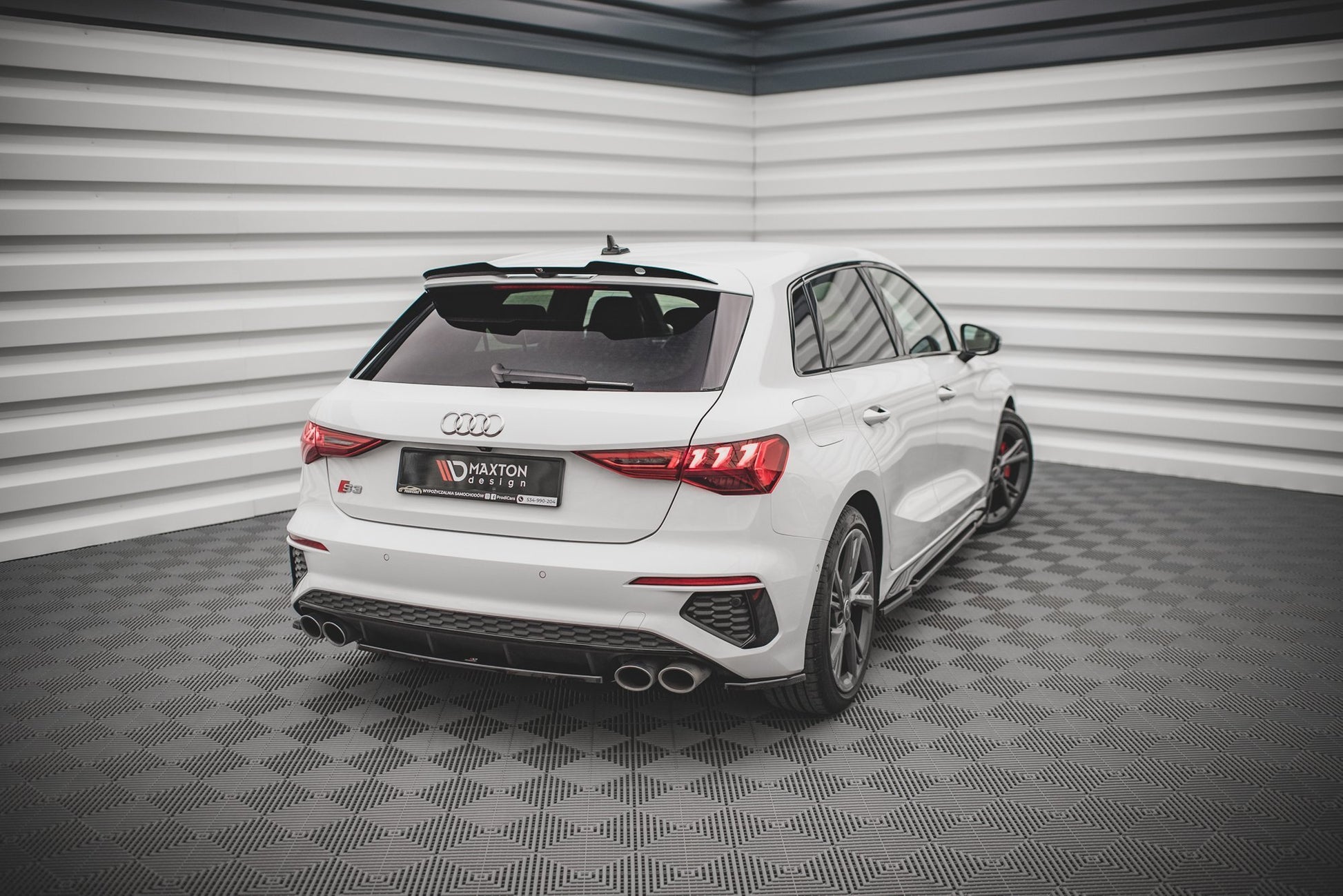 Spoiler CAP V.2 für Audi RS3 / S3 / A3 S-Line Sportback 8Y schwarz Hochglanz