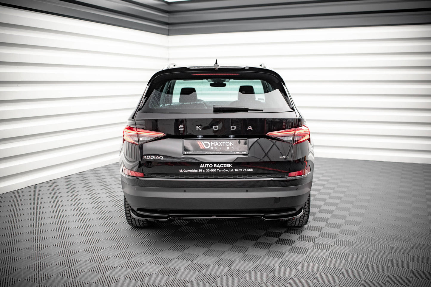 Mittlerer Diffusor Heck Ansatz für Skoda Kodiaq Mk1 Facelift schwarz Hochglanz