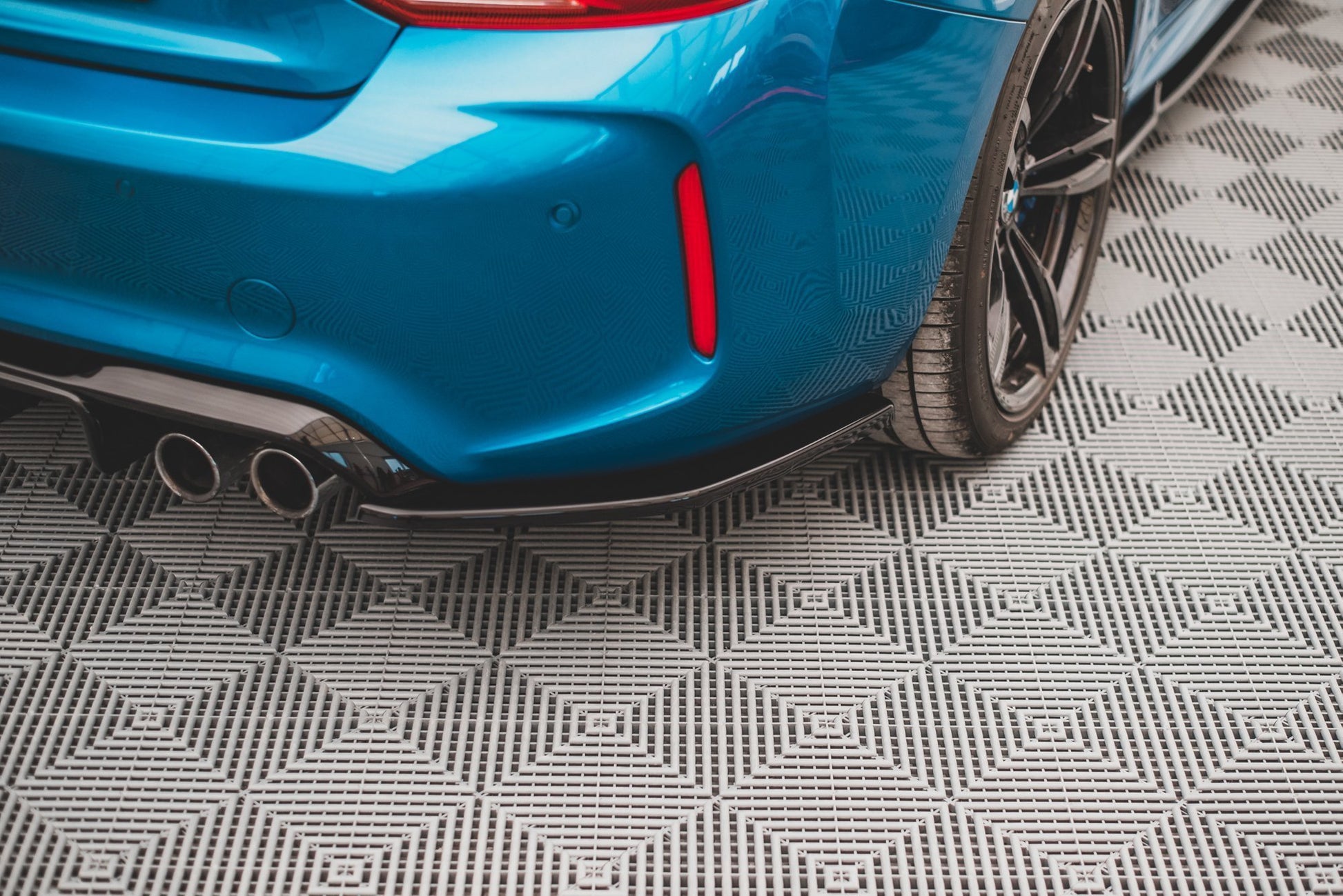 Heck Ansatz Flaps Diffusor V.3 für BMW M2 F87 Carbon Look