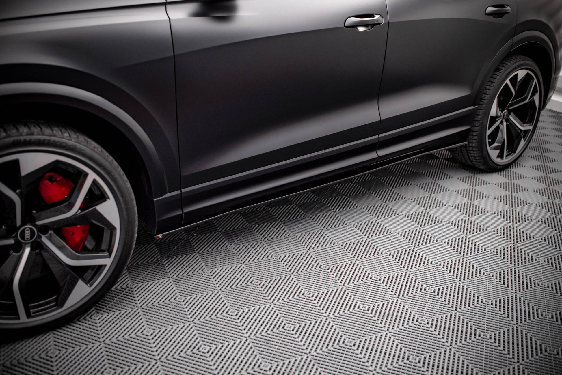 Seitenschweller Ansatz für Audi RSQ8 Mk1 Carbon Look