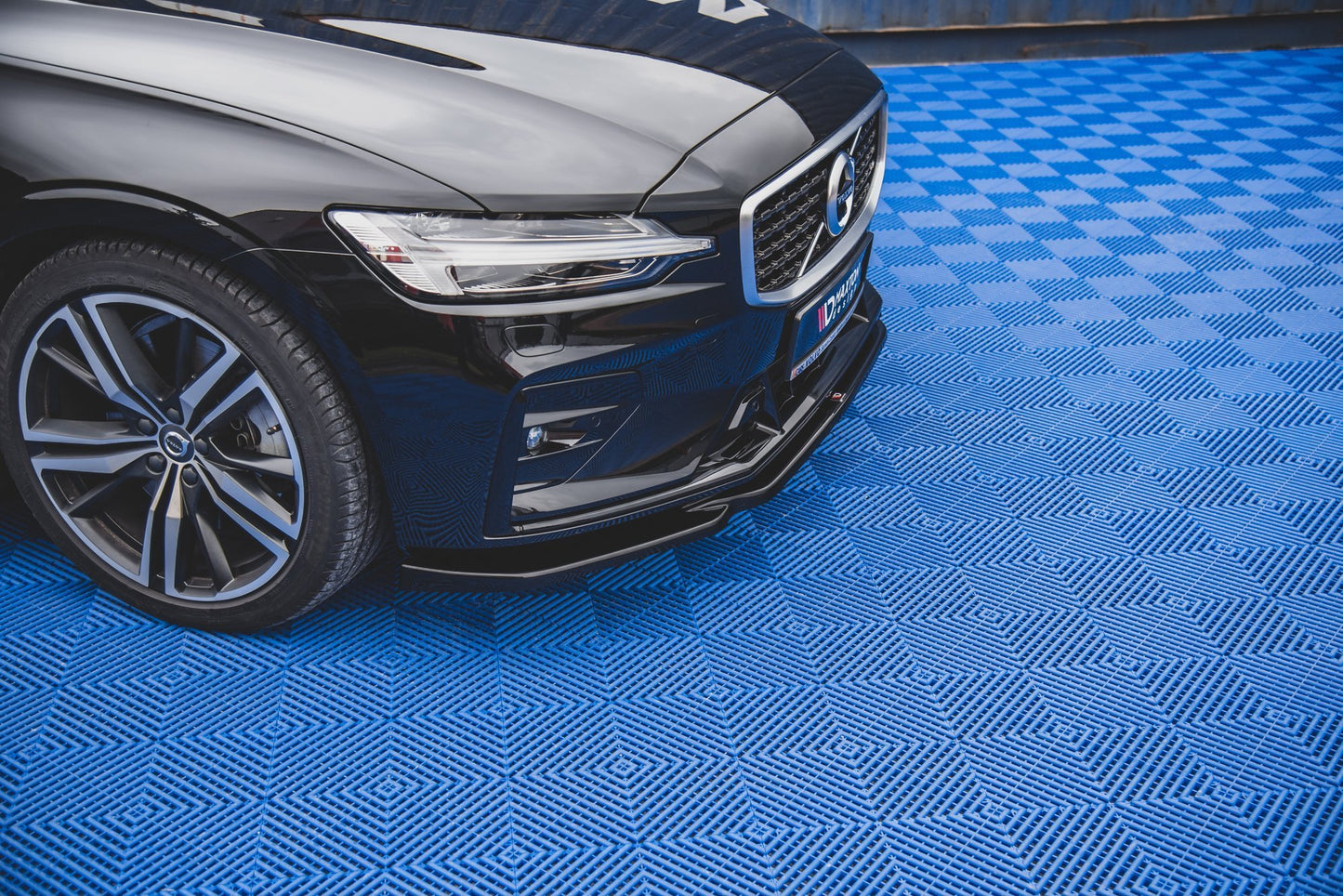 Front Ansatz V.2 für Volvo S60/V60 R-Design Mk3 schwarz Hochglanz