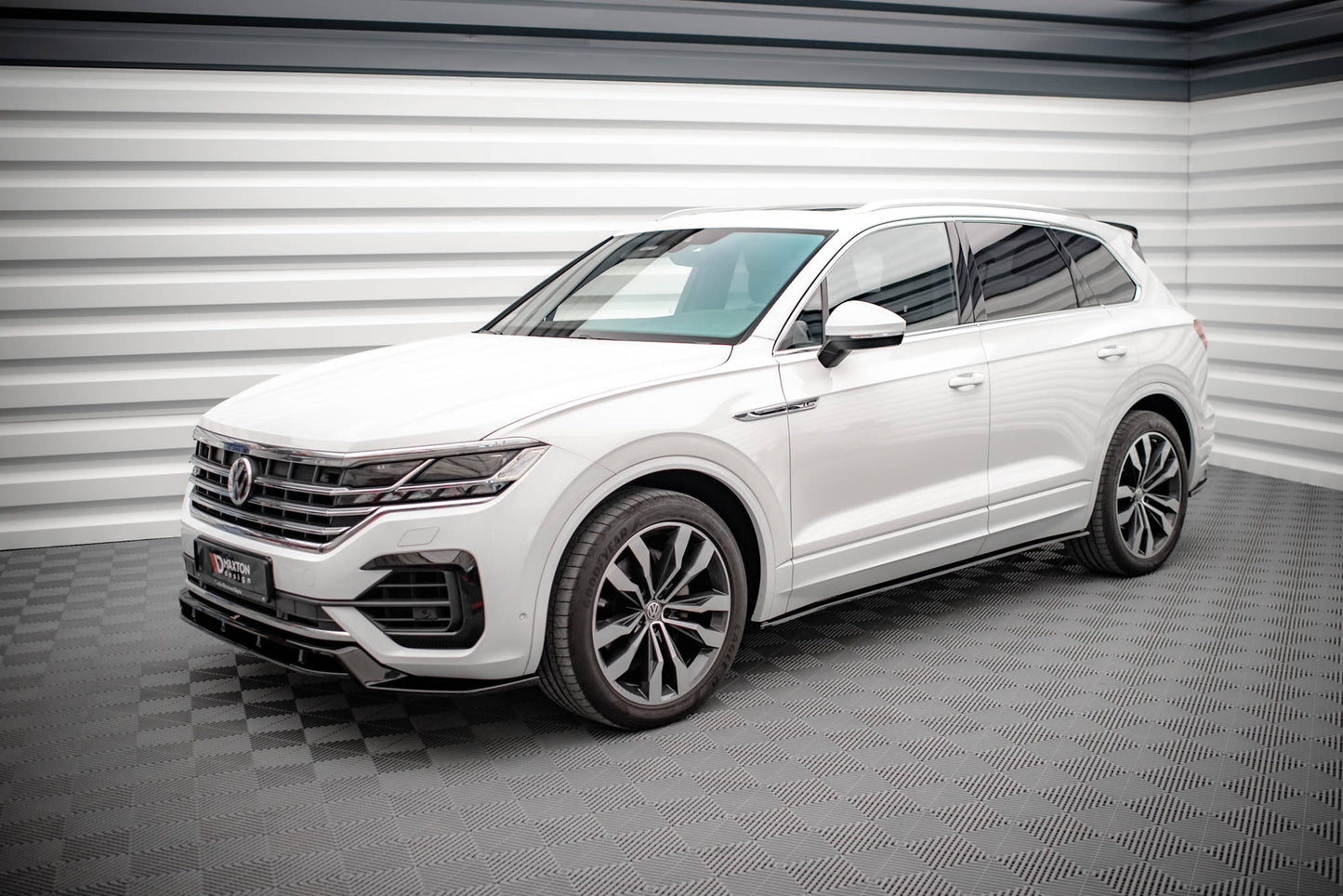 Seitenschweller Ansatz für Volkswagen Touareg R-line Mk3 schwarz Hochglanz