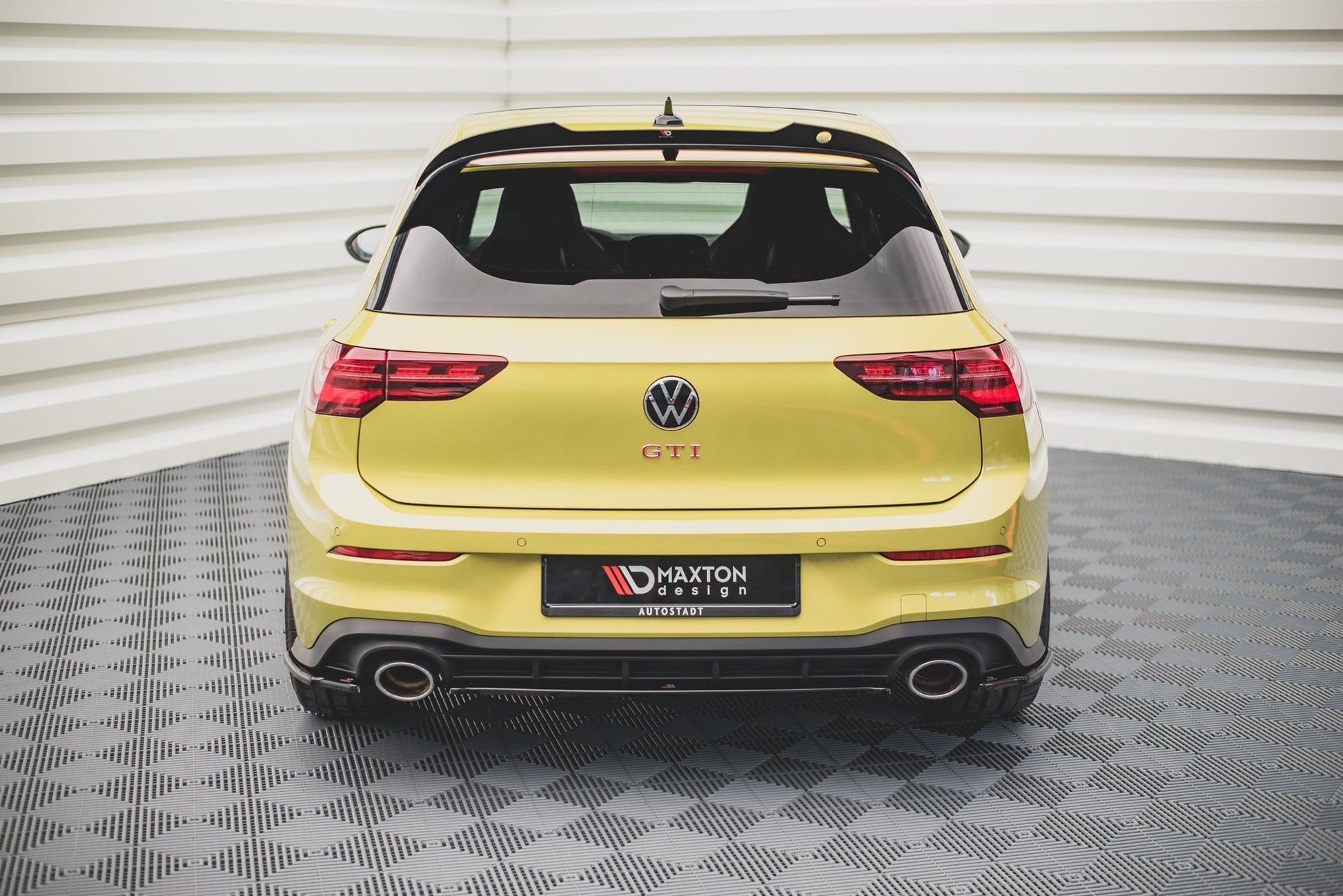 Mittlerer Diffusor Heck Ansatz für Volkswagen Golf 8 GTI Clubsport schwarz Hochglanz
