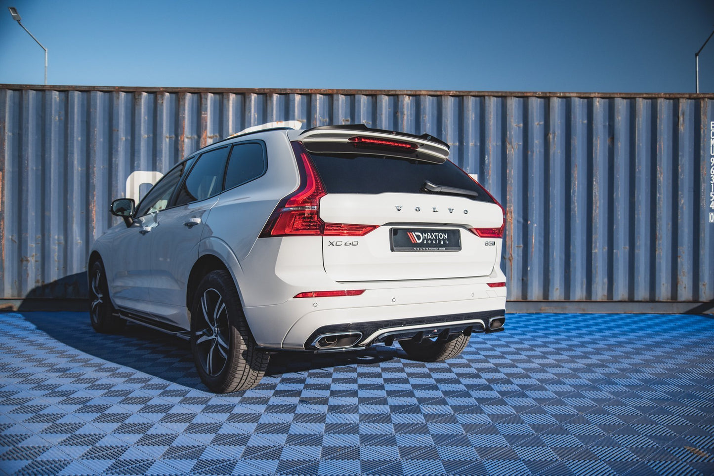 Spoiler CAP für Volvo XC60 Mk2 R-Design schwarz matt