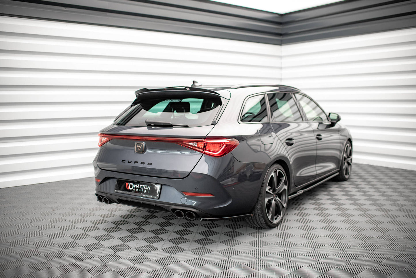 Heck Ansatz Flaps Diffusor für Cupra Leon ST schwarz matt