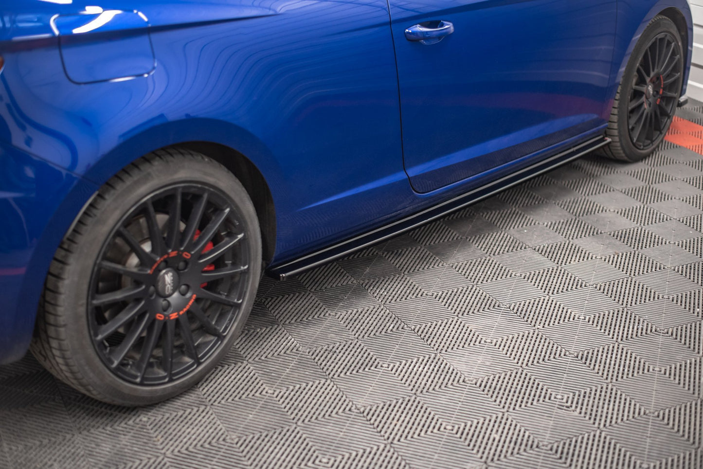 Seitenschweller Ansatz für Seat Leon Cupra / FR SC Mk3 / Mk3 FL schwarz matt