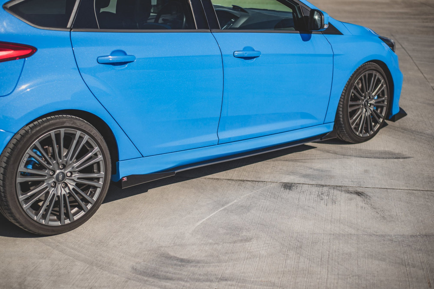 Robuste Racing Seitenschweller Ansatz für für + Flaps Ford Focus RS Mk3 schwarz Hochglanz