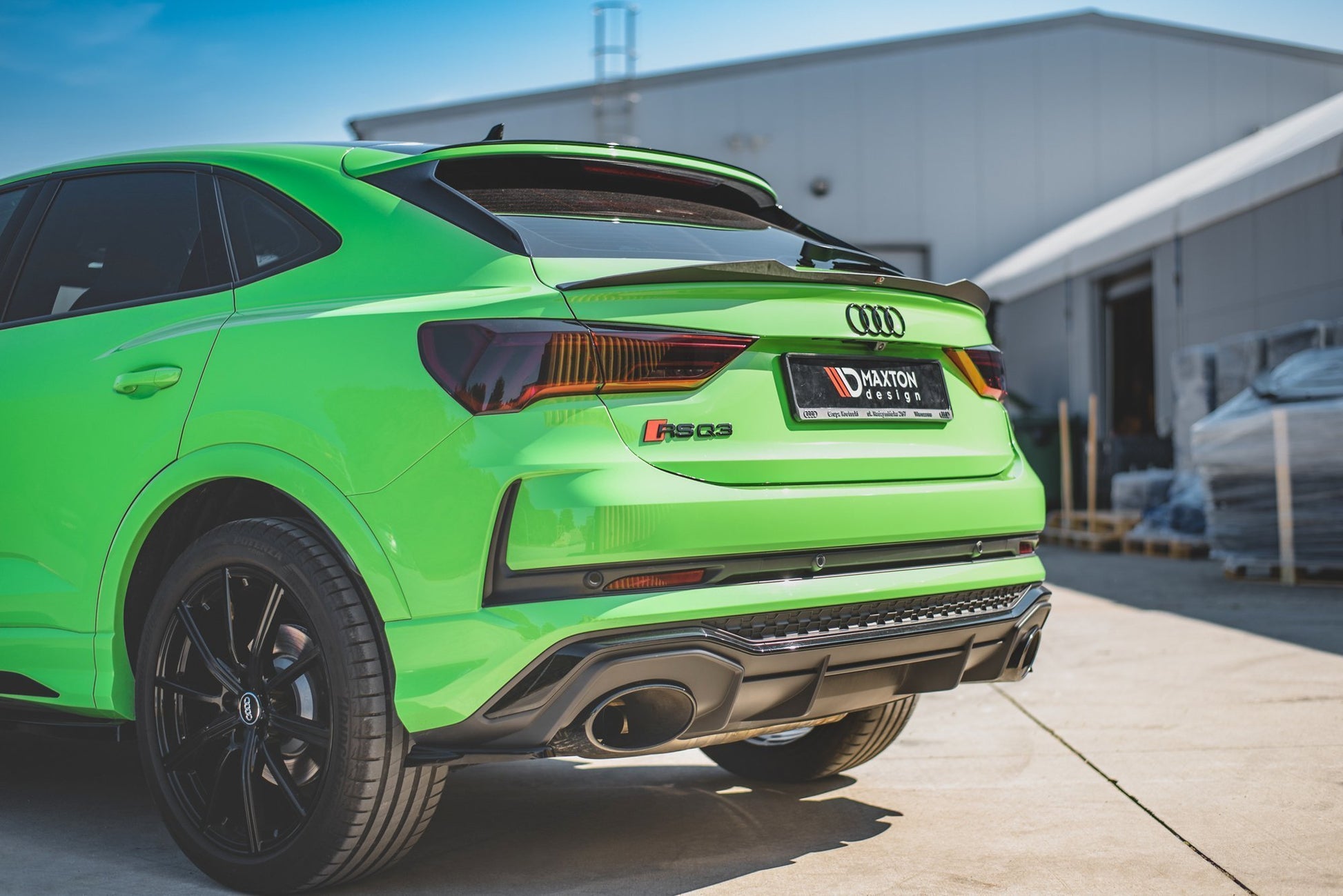 Heck Ansatz Flaps Diffusor für Audi RSQ3 F3 schwarz Hochglanz