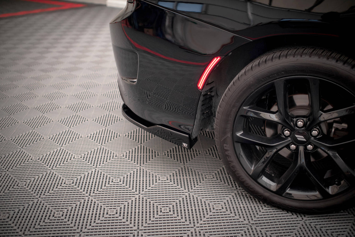 Heck Ansatz Flaps Diffusor für Dodge Charger SRT Mk7 Facelift Carbon Look