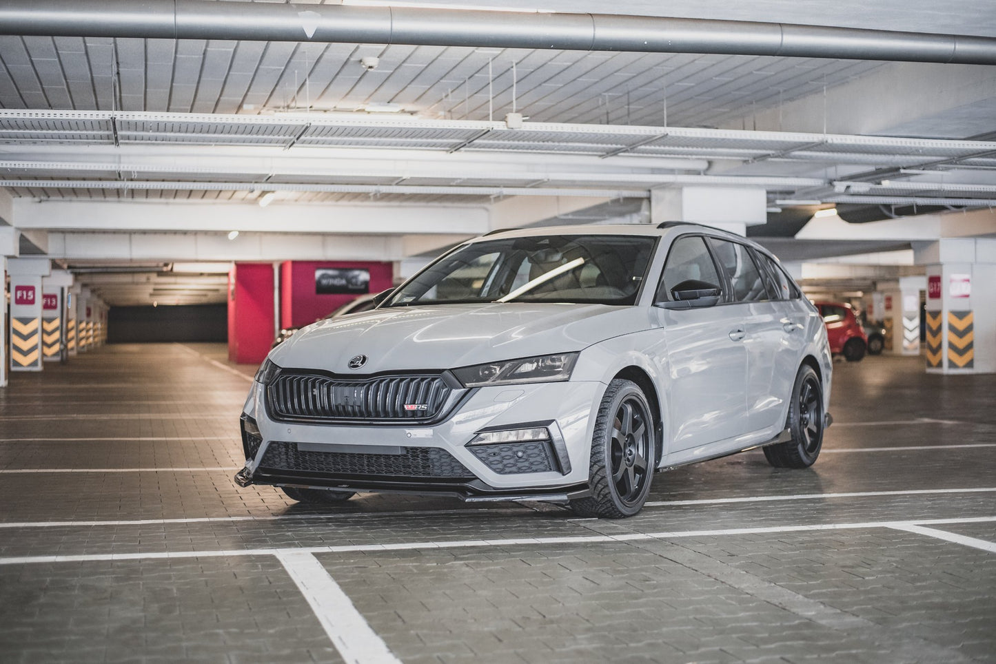 Front Ansatz V.4 für Skoda Octavia RS Mk4 schwarz Hochglanz