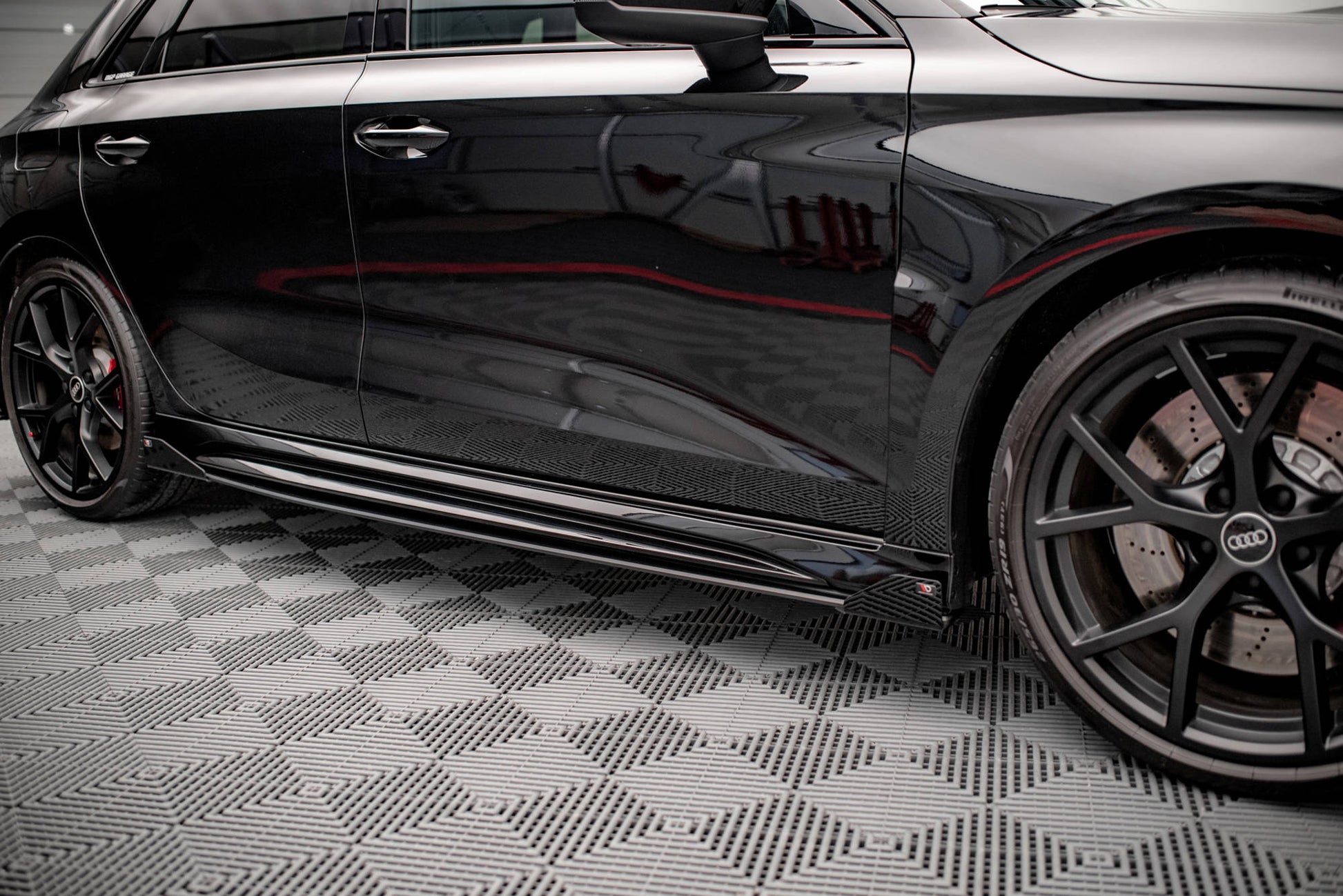 Street Pro Seitenschweller Ansatz für + Flaps Audi RS3 Sportback 8Y schwarz Hochglanz