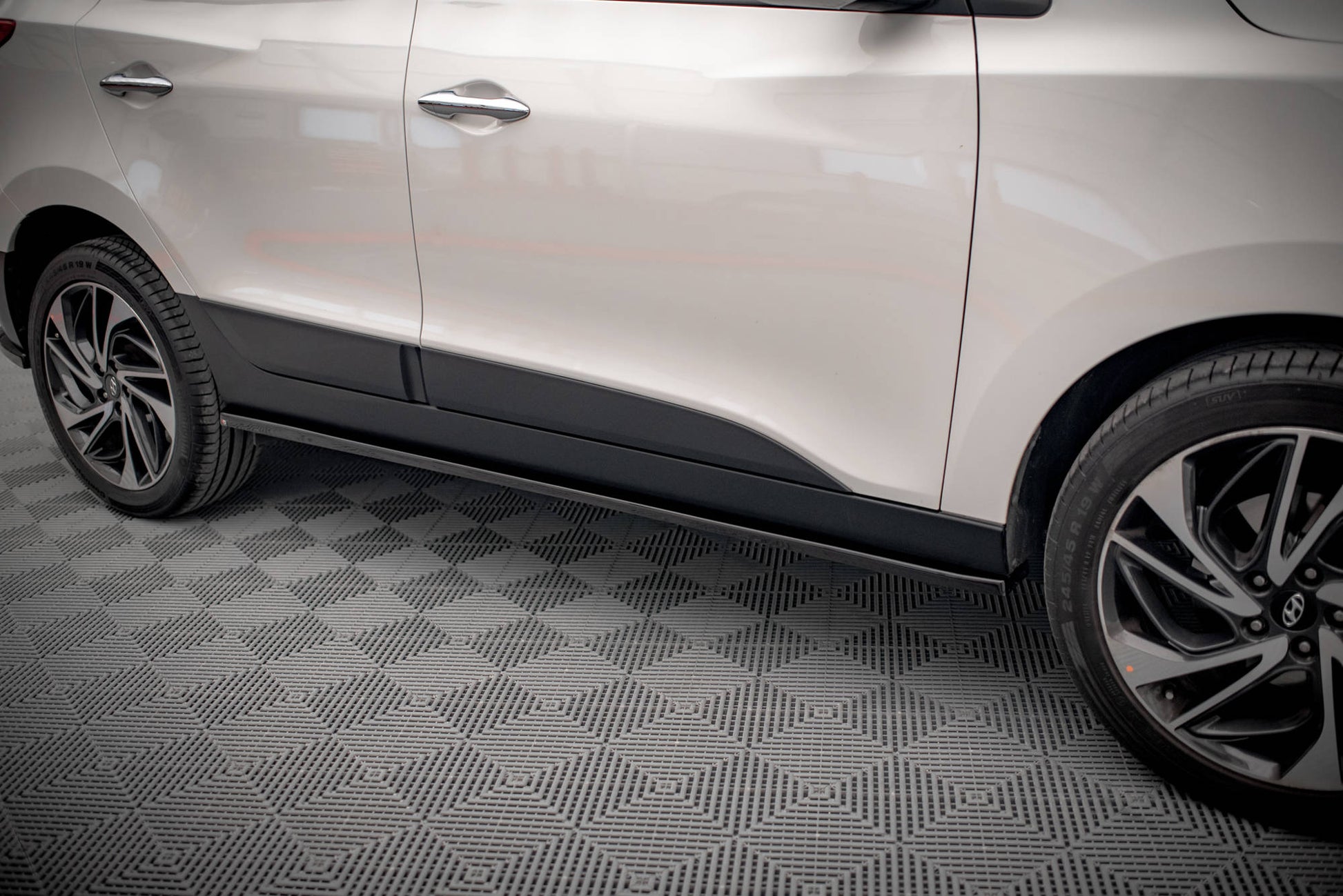 Seitenschweller Ansatz für Hyundai ix35 Mk1 schwarz Hochglanz